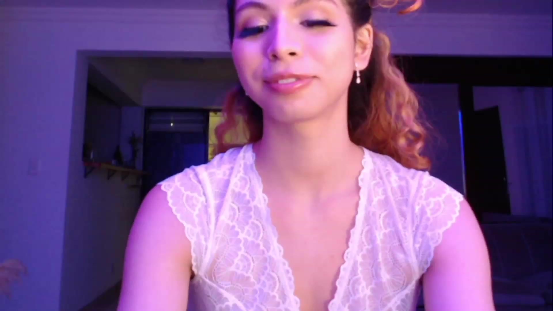 Gallery image thumbnail from Nana_Belle's myfreecams stream on, 11/16/2022, 08:15 image 2 of 20