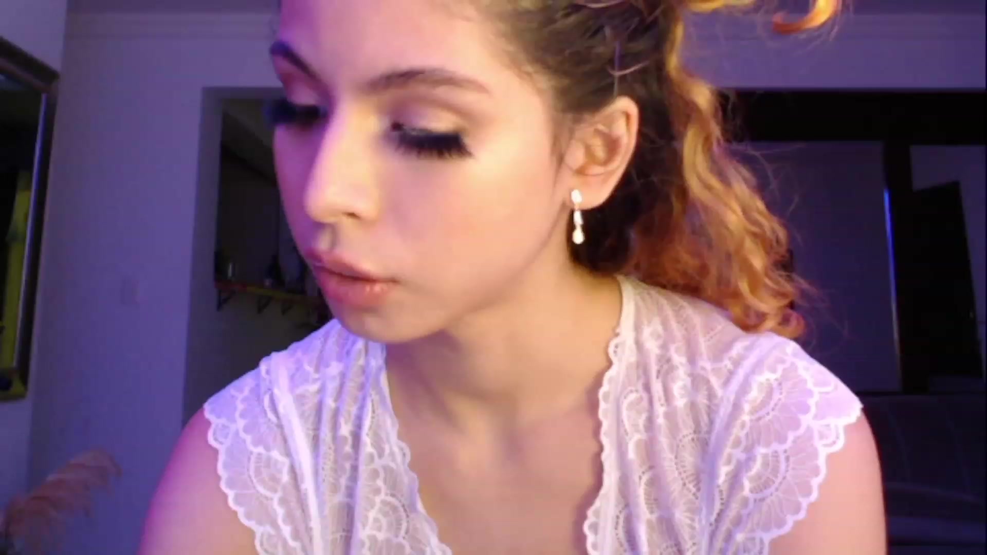 Gallery image thumbnail from Nana_Belle's myfreecams stream on, 11/16/2022, 08:15 image 10 of 20