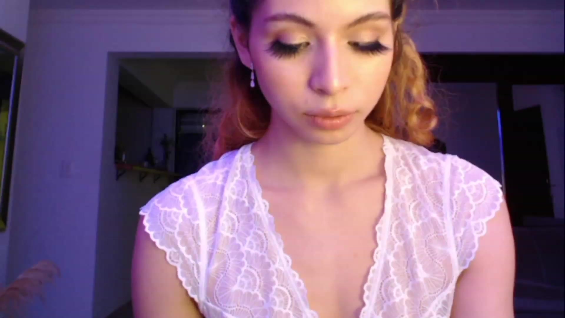 Gallery image thumbnail from Nana_Belle's myfreecams stream on, 11/16/2022, 08:15 image 14 of 20