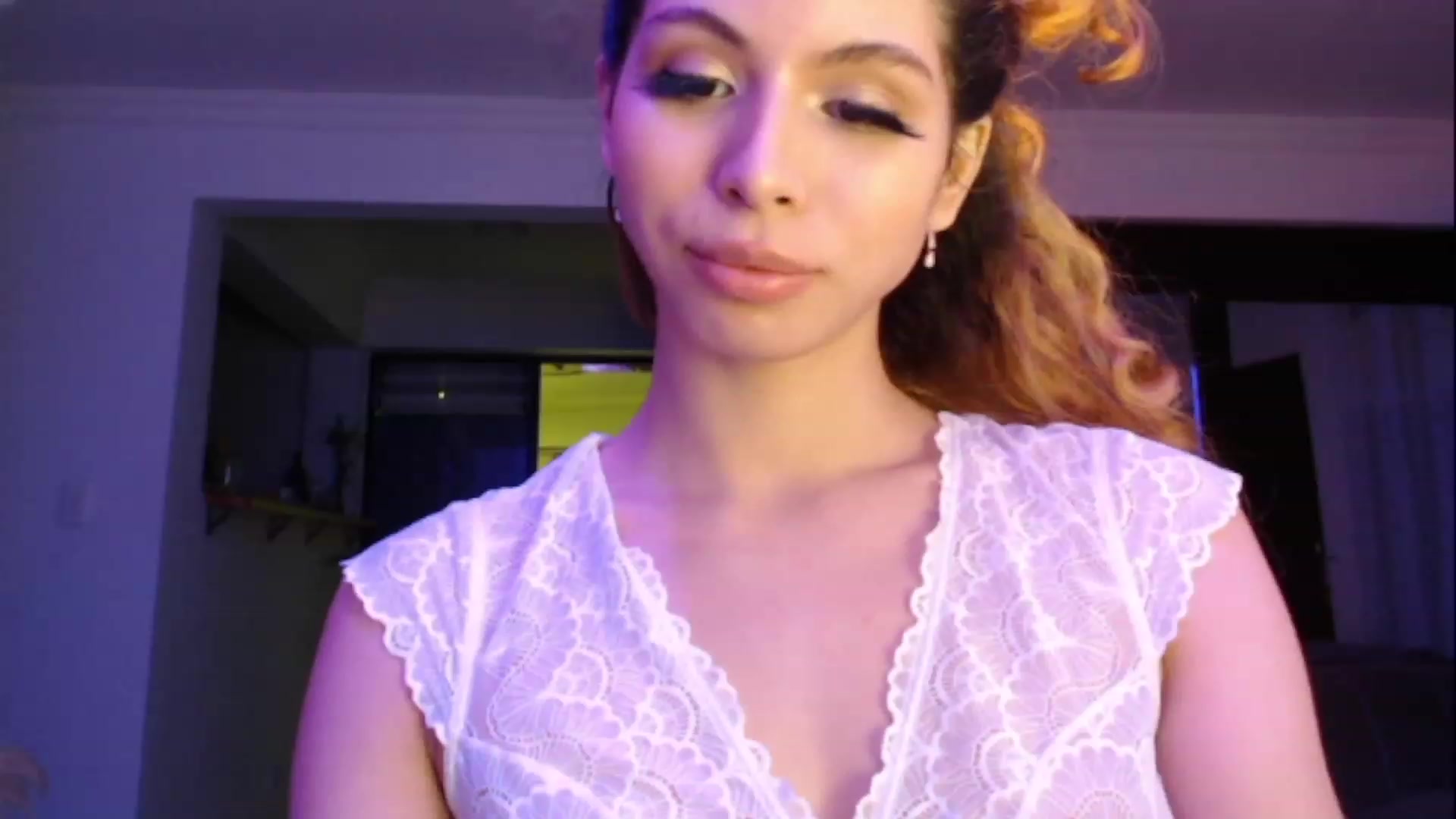 Gallery image thumbnail from Nana_Belle's myfreecams stream on, 11/16/2022, 08:15 image 18 of 20