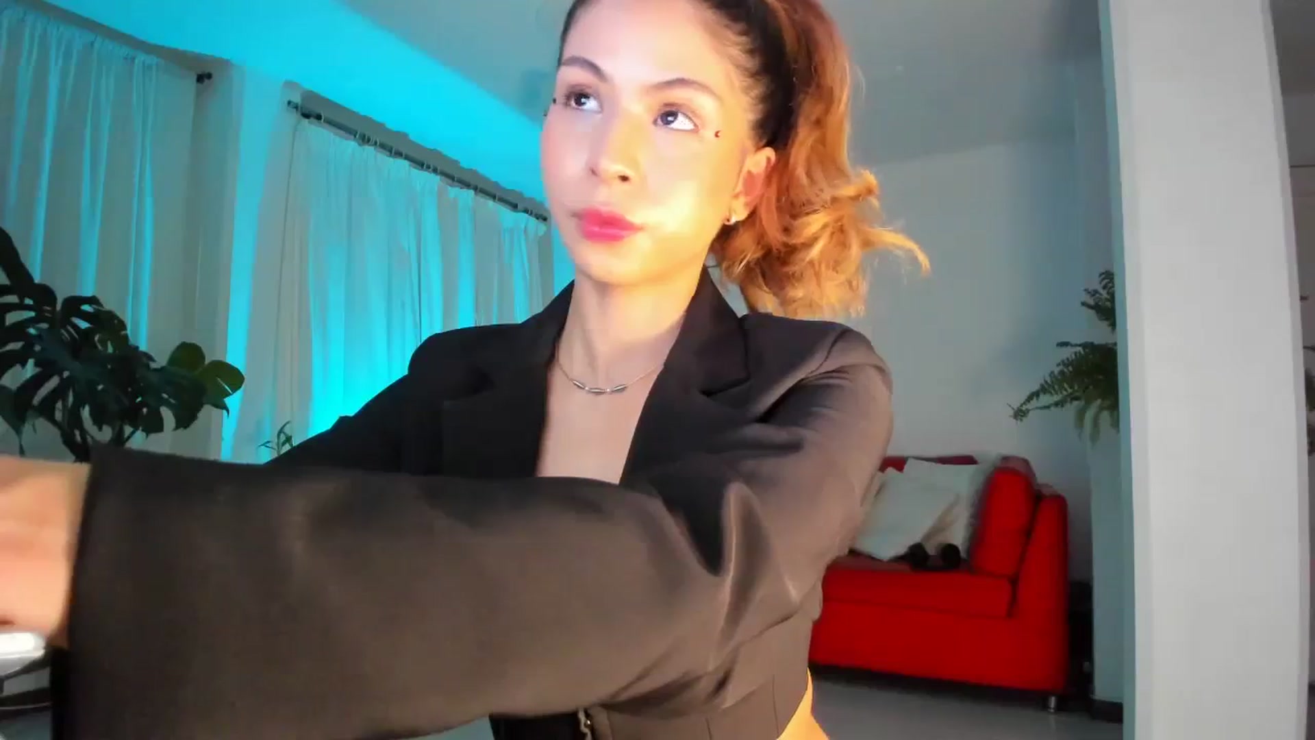 Gallery image thumbnail from Nana_Belle's myfreecams stream on, 12/14/2023, 04:03 image 3 of 20