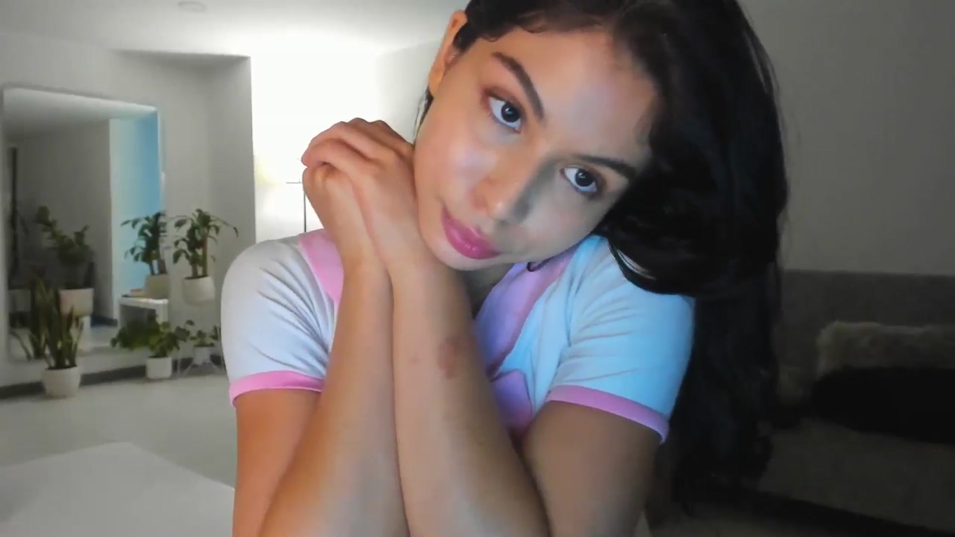 Gallery image thumbnail from Nana_Belle's myfreecams stream on, 05/04/2024, 01:02 image 19 of 20