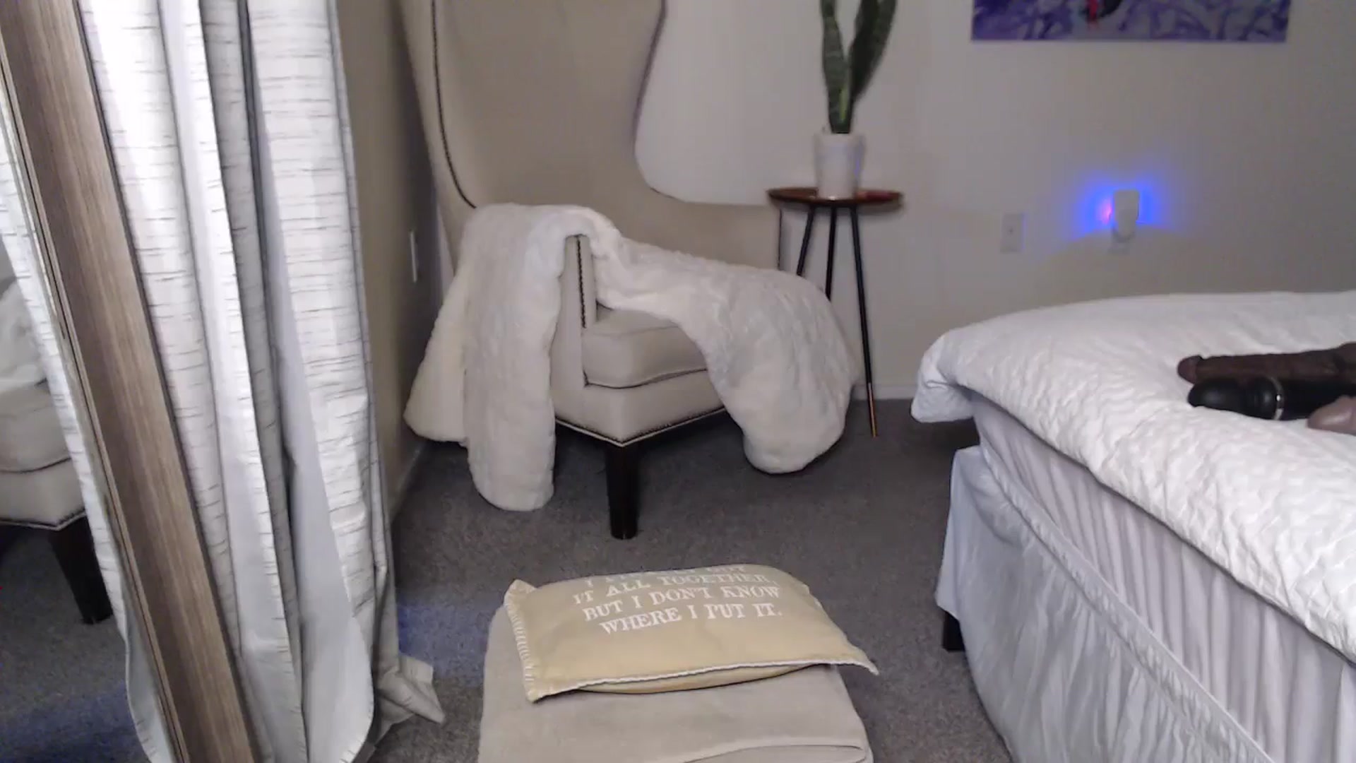 Gallery image thumbnail from NancyFlux1's myfreecams stream on, 11/19/2024, 18:09 image 20 of 20