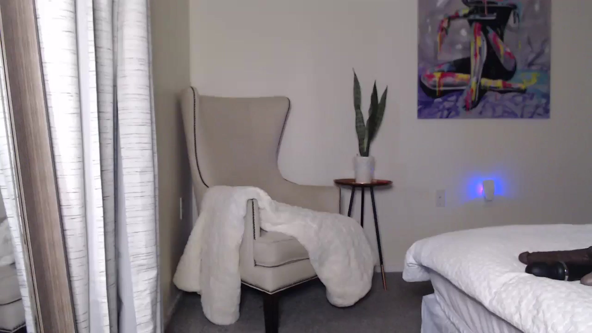 Gallery image thumbnail from NancyFlux1's myfreecams stream on, 11/19/2024, 18:09 image 9 of 20