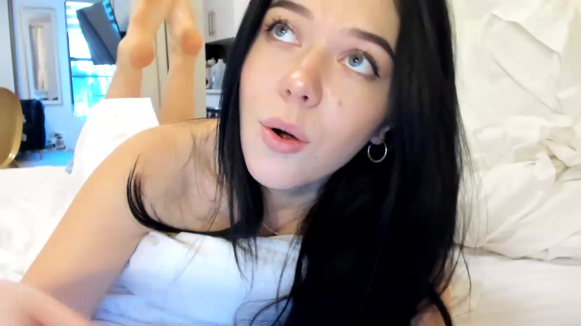 Gallery image thumbnail from Nancy_Morris's myfreecams stream on, 01/09/2023, 20:06 image 14 of 20