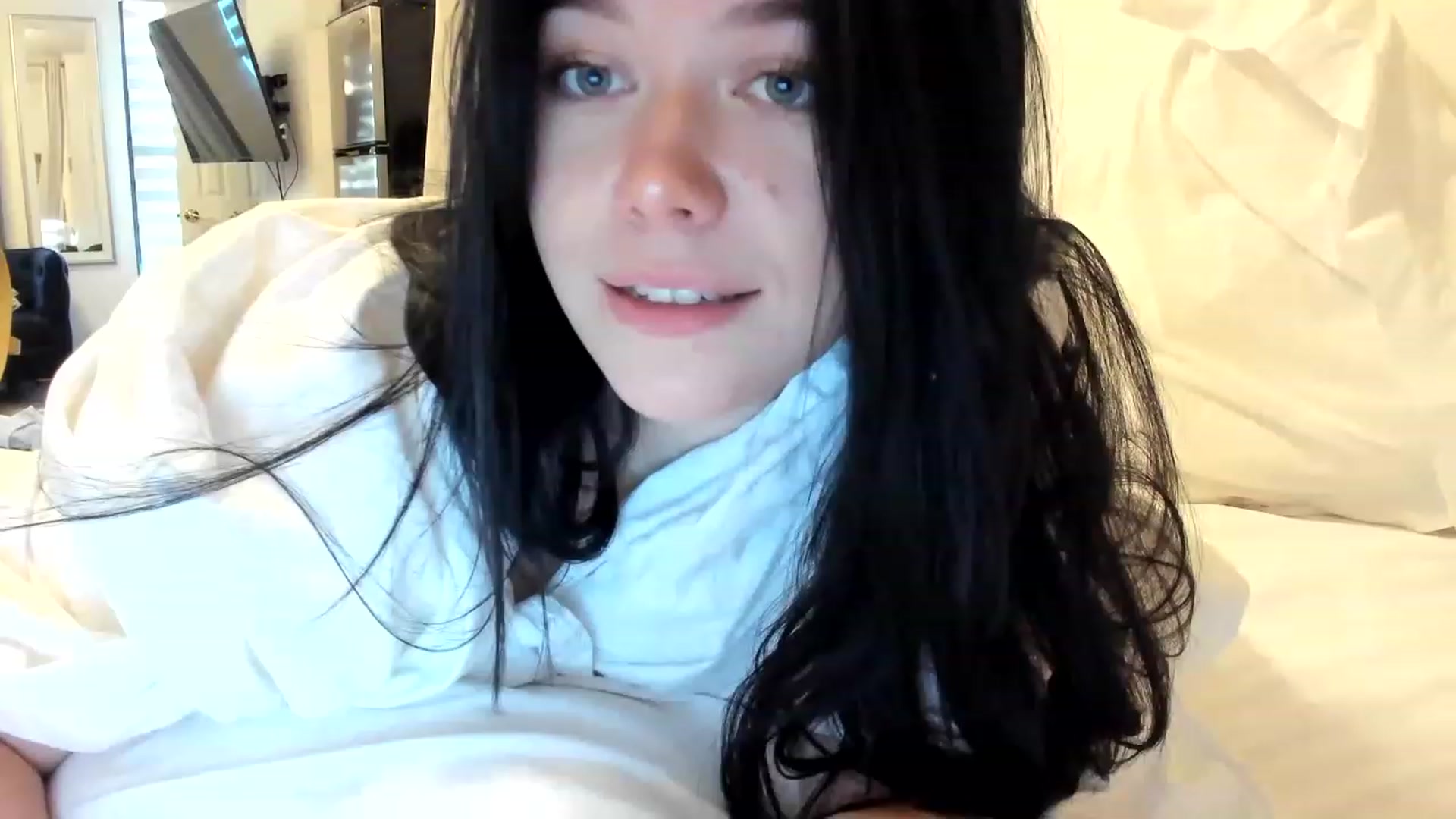Gallery image thumbnail from Nancy_Morris's myfreecams stream on, 01/09/2023, 20:06 image 19 of 20