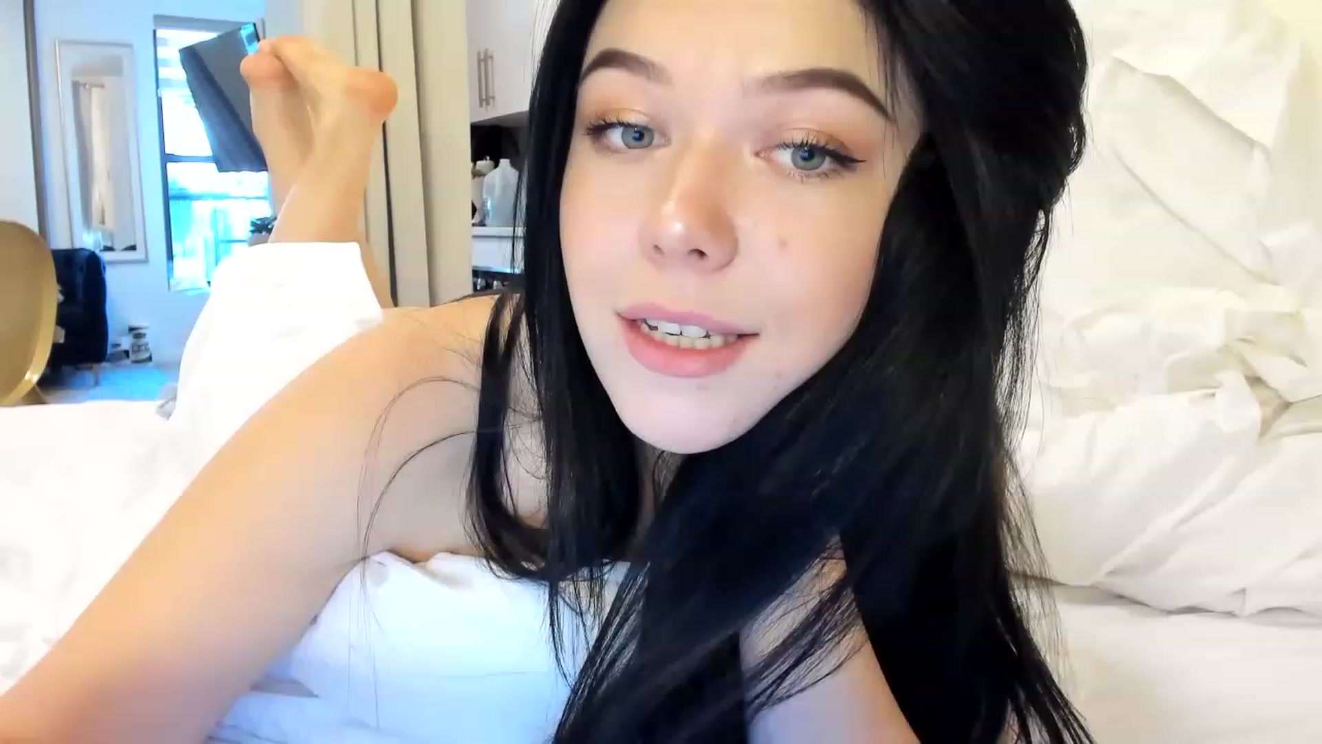 Gallery image thumbnail from Nancy_Morris's myfreecams stream on, 01/09/2023, 20:06 image 11 of 20