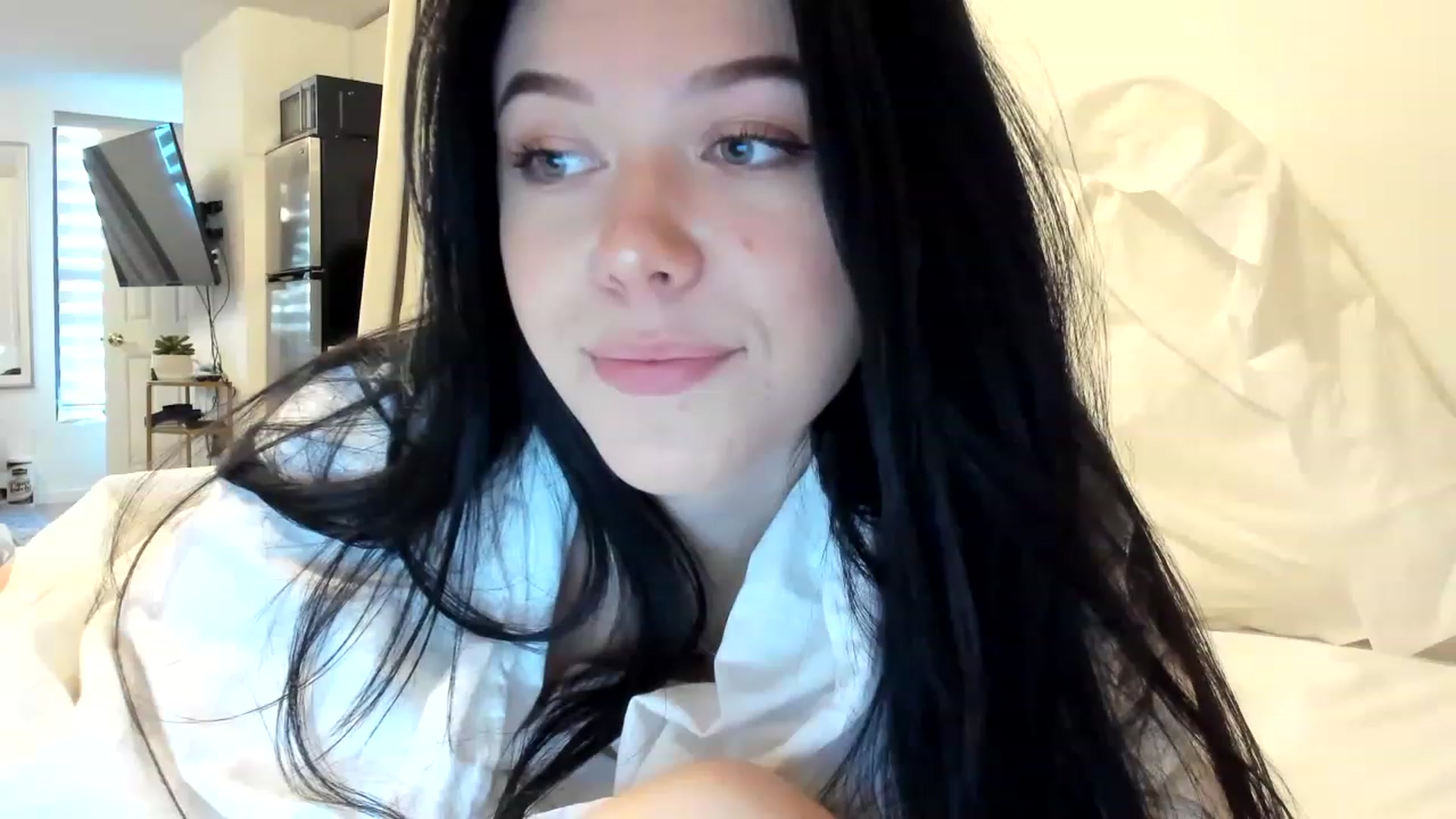 Gallery image thumbnail from Nancy_Morris's myfreecams stream on, 01/09/2023, 20:06 image 20 of 20