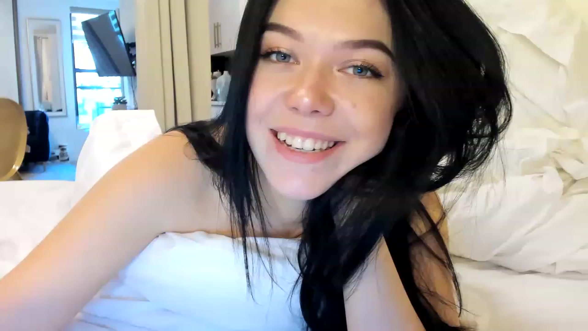 Gallery image thumbnail from Nancy_Morris's myfreecams stream on, 01/09/2023, 20:06 image 3 of 20
