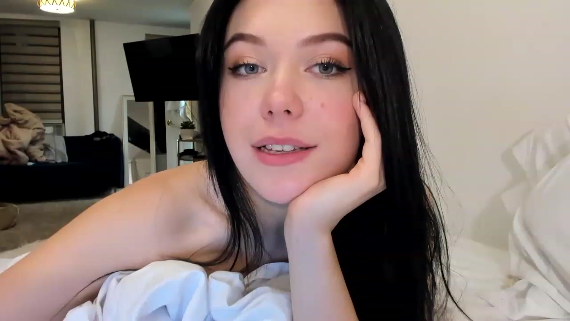 Gallery image thumbnail from Nancy_Morris's myfreecams stream on, 01/26/2023, 01:50 image 2 of 20