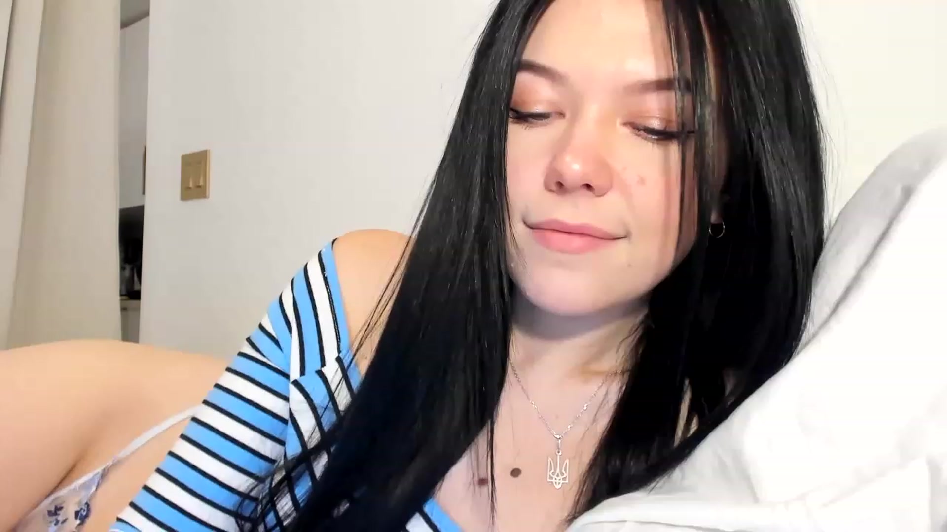 Gallery image thumbnail from Nancy_Morris's myfreecams stream on, 02/02/2023, 21:25 image 12 of 20