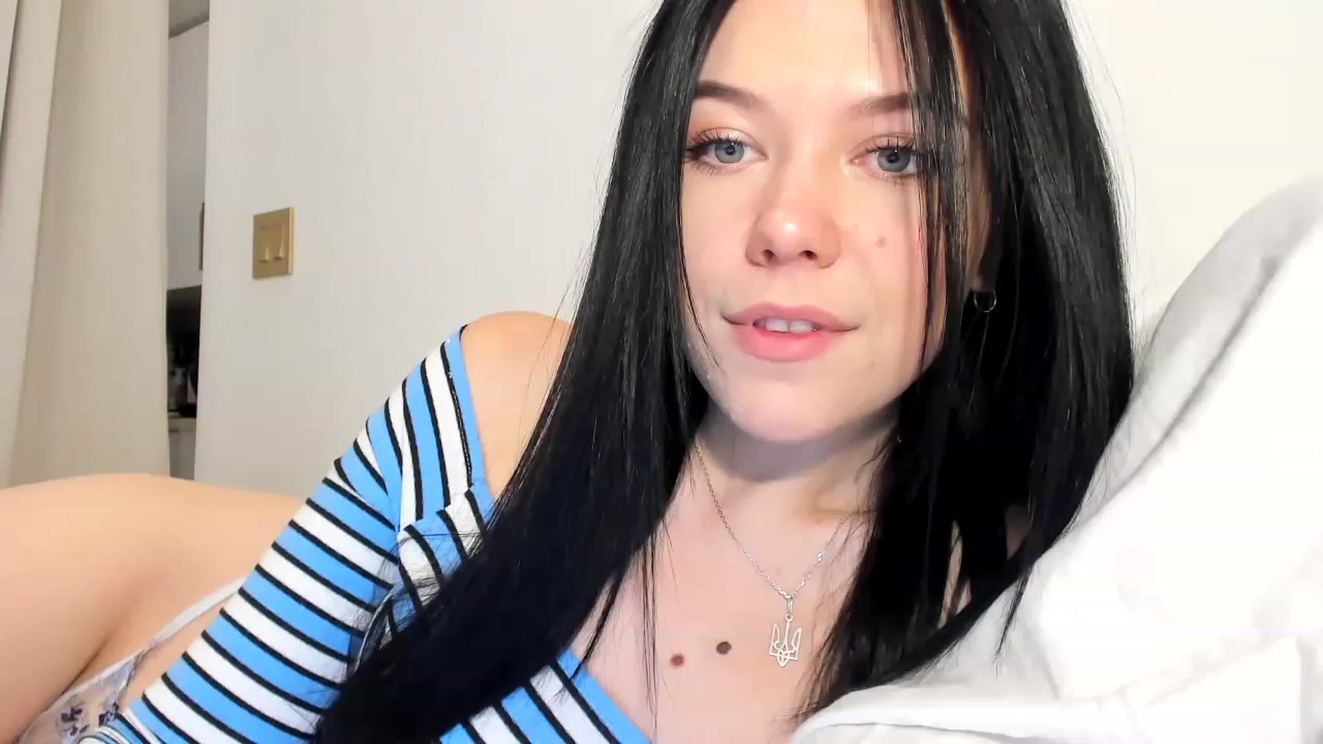 Gallery image thumbnail from Nancy_Morris's myfreecams stream on, 02/02/2023, 21:25 image 8 of 20