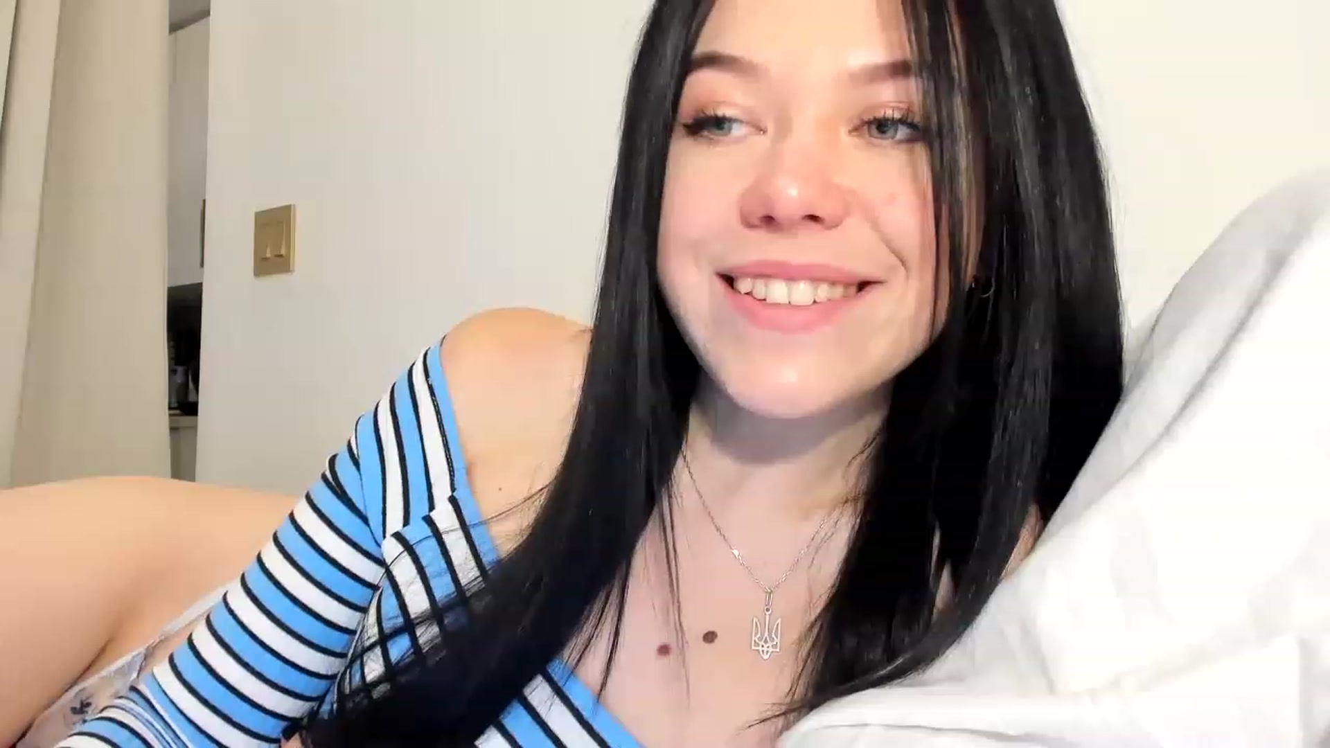 Gallery image thumbnail from Nancy_Morris's myfreecams stream on, 02/02/2023, 21:25 image 5 of 20