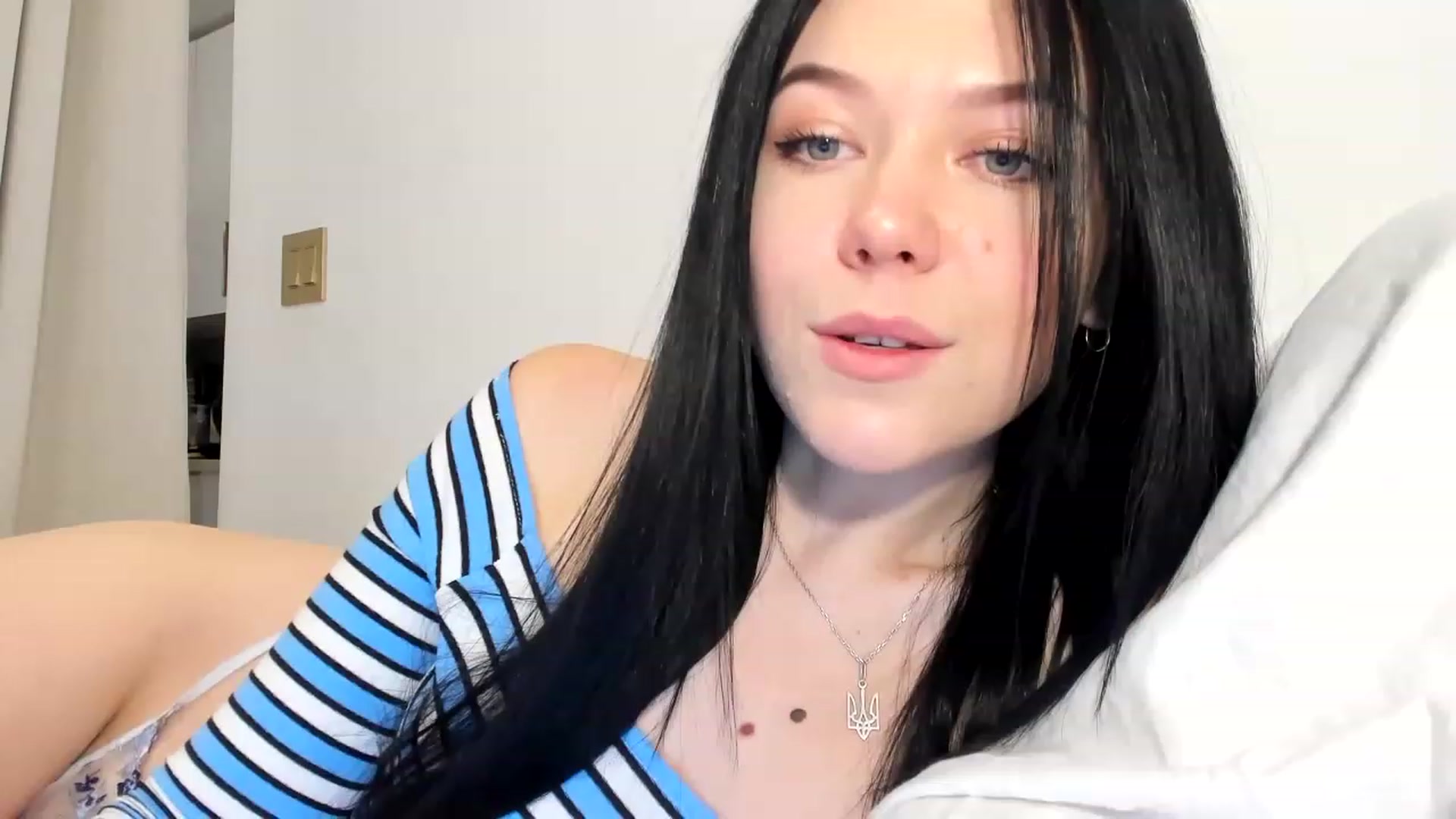 Gallery image thumbnail from Nancy_Morris's myfreecams stream on, 02/02/2023, 21:25 image 9 of 20