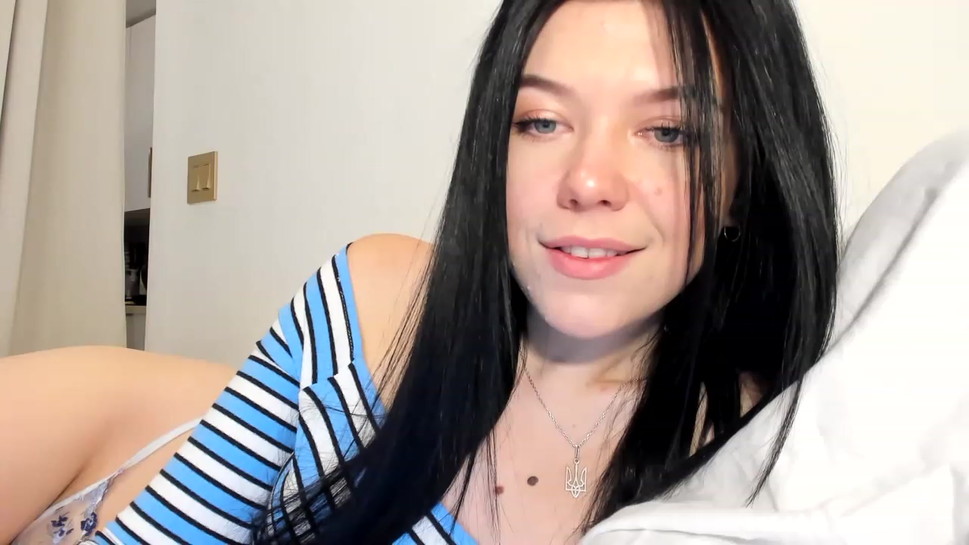 Gallery image thumbnail from Nancy_Morris's myfreecams stream on, 02/02/2023, 21:25 image 10 of 20