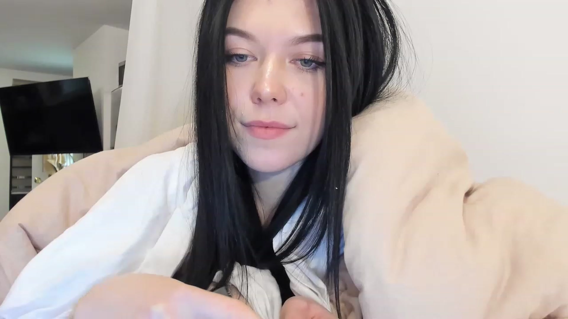 Gallery image thumbnail from Nancy_Morris's myfreecams stream on, 02/04/2023, 02:27 image 12 of 20