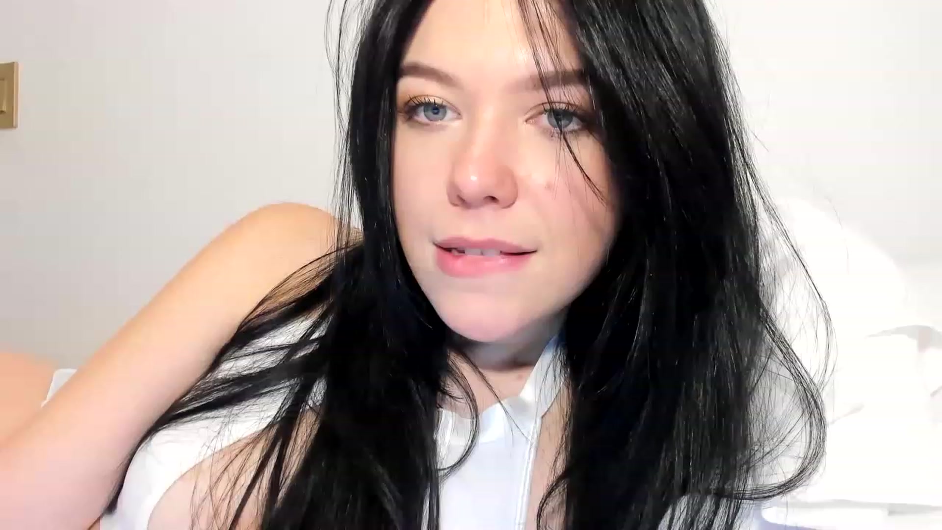 Gallery image thumbnail from Nancy_Morris's myfreecams stream on, 02/10/2023, 02:46 image 19 of 20