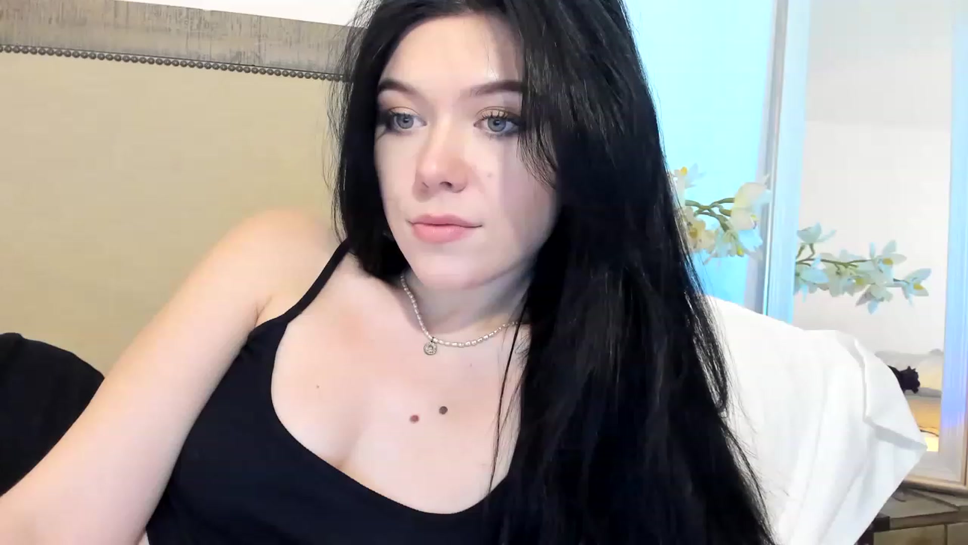 Gallery image thumbnail from Nancy_Morris's myfreecams stream on, 02/11/2023, 23:07 image 8 of 20
