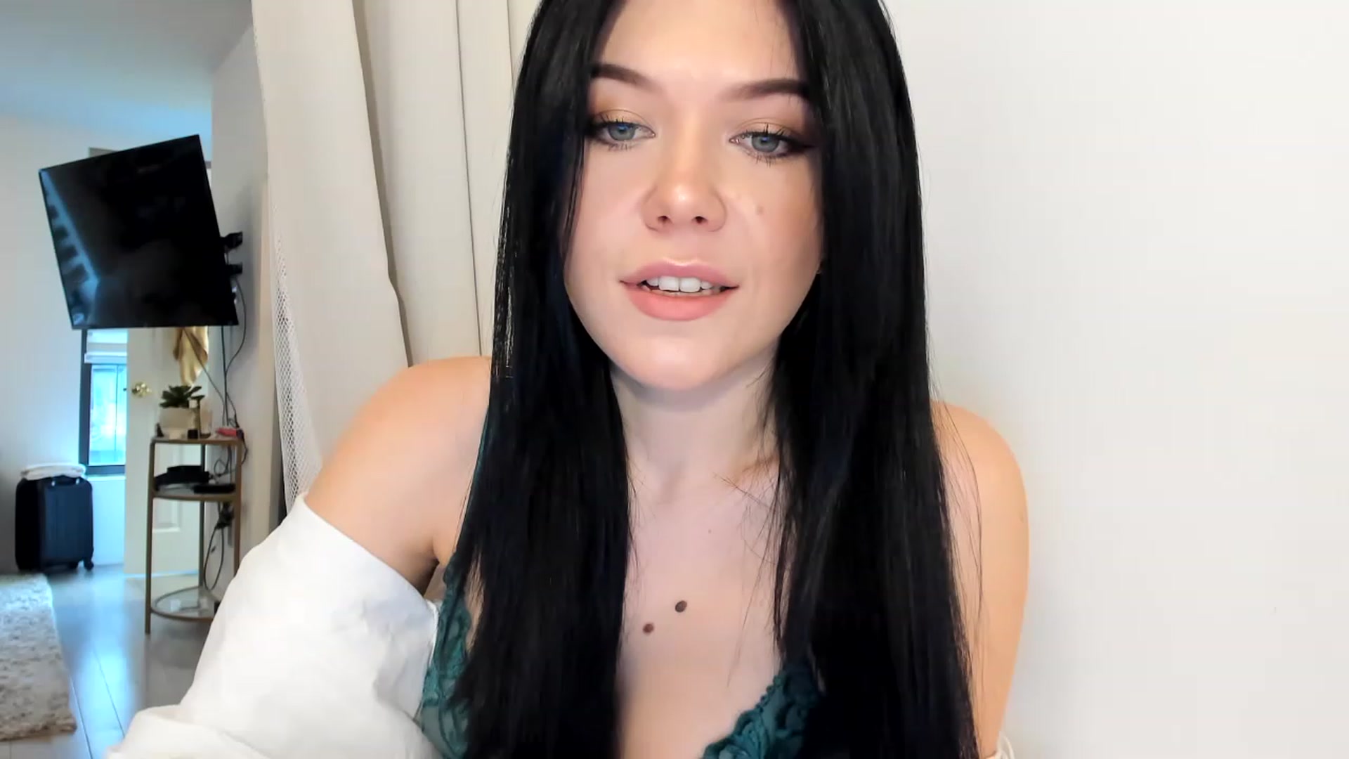 Gallery image thumbnail from Nancy_Morris's myfreecams stream on, 02/12/2023, 21:05 image 2 of 20