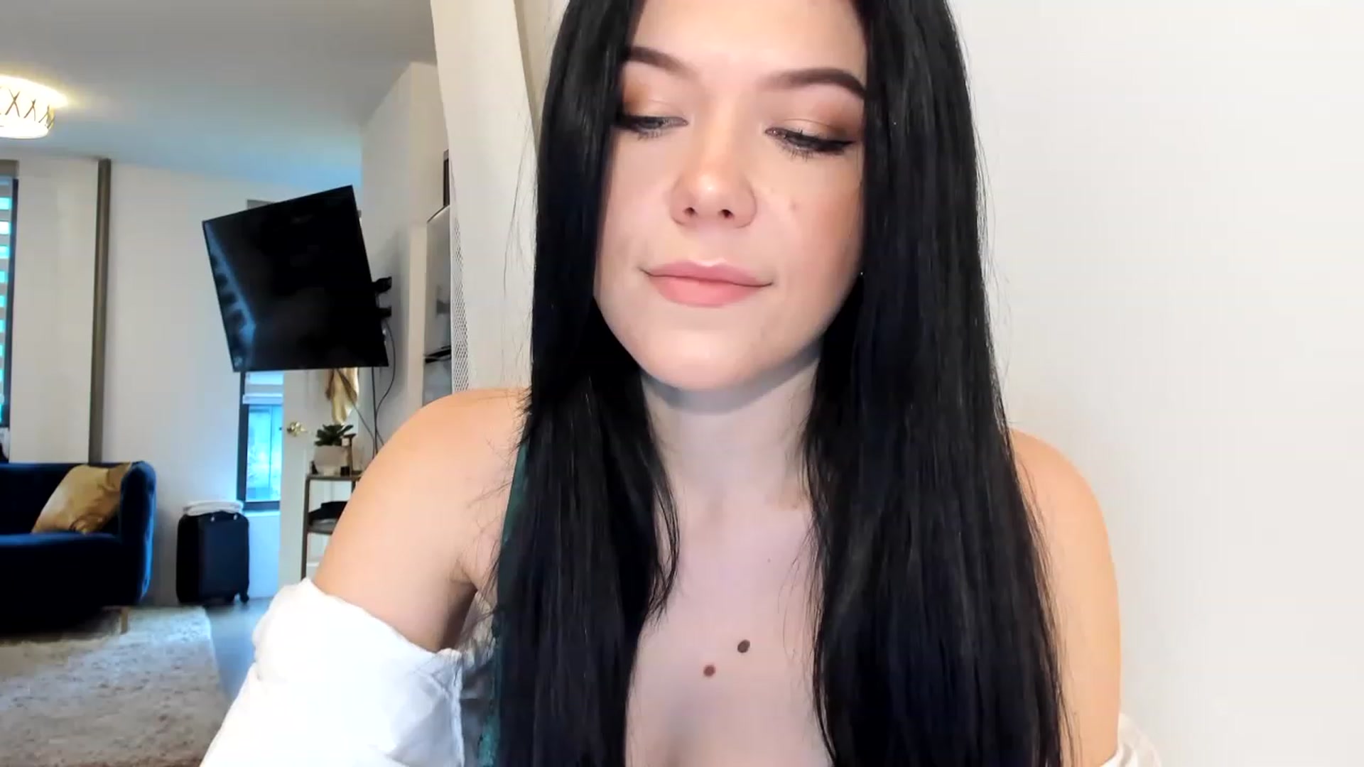 Gallery image thumbnail from Nancy_Morris's myfreecams stream on, 02/12/2023, 21:05 image 17 of 20