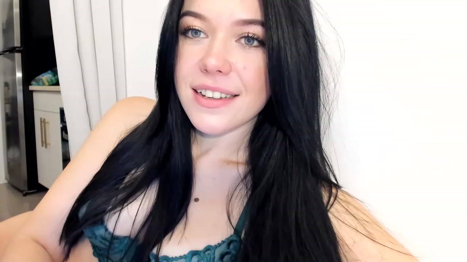Gallery image thumbnail from Nancy_Morris's myfreecams stream on, 02/13/2023, 04:08 image 3 of 20