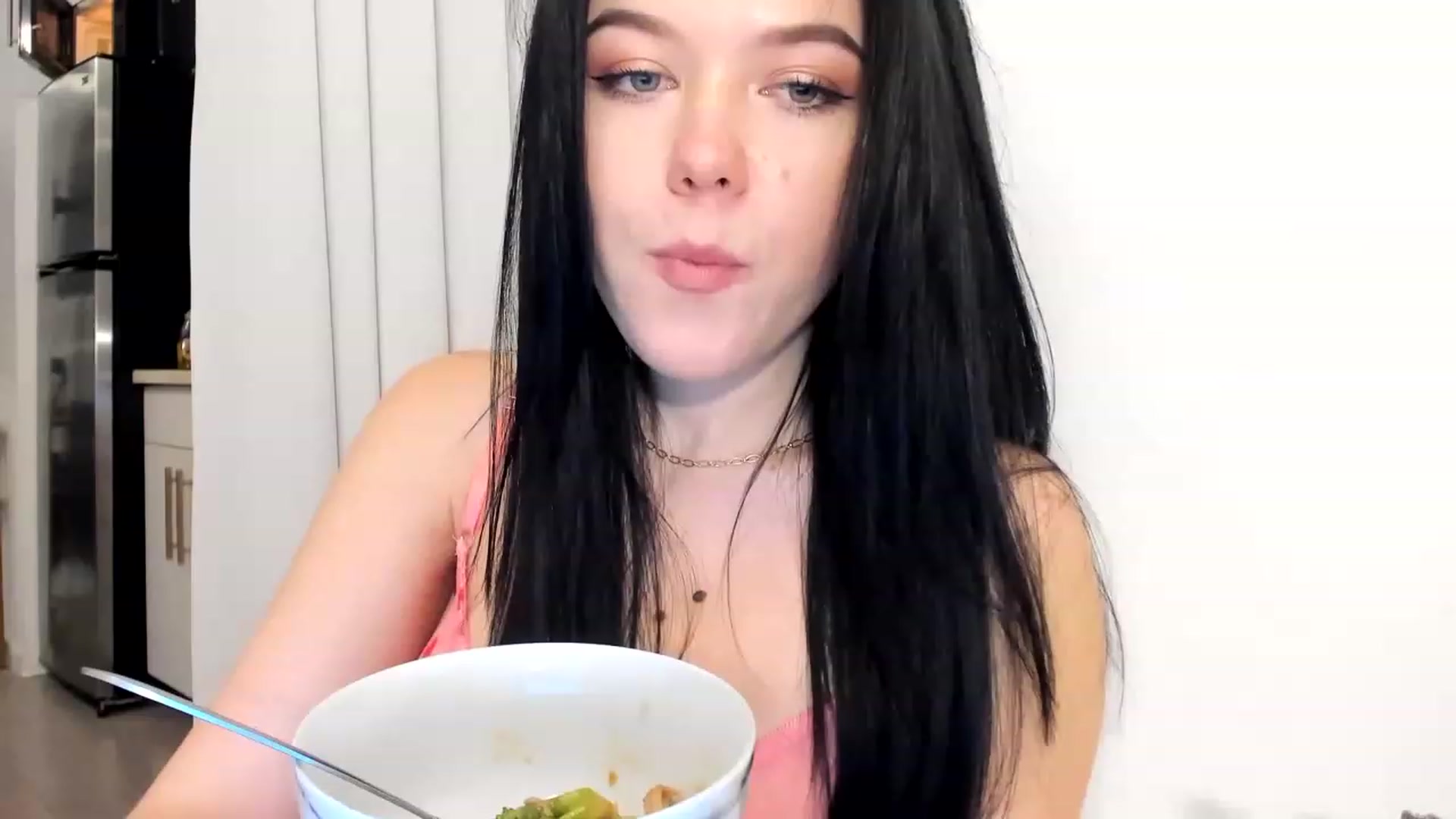 Gallery image thumbnail from Nancy_Morris's myfreecams stream on, 02/14/2023, 02:13 image 14 of 20
