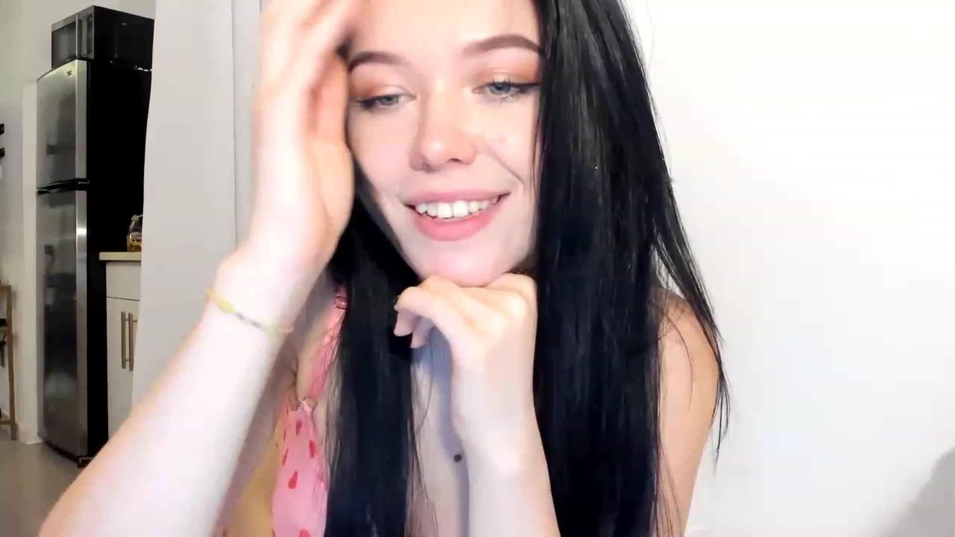 Gallery image thumbnail from Nancy_Morris's myfreecams stream on, 02/14/2023, 02:31 image 16 of 20