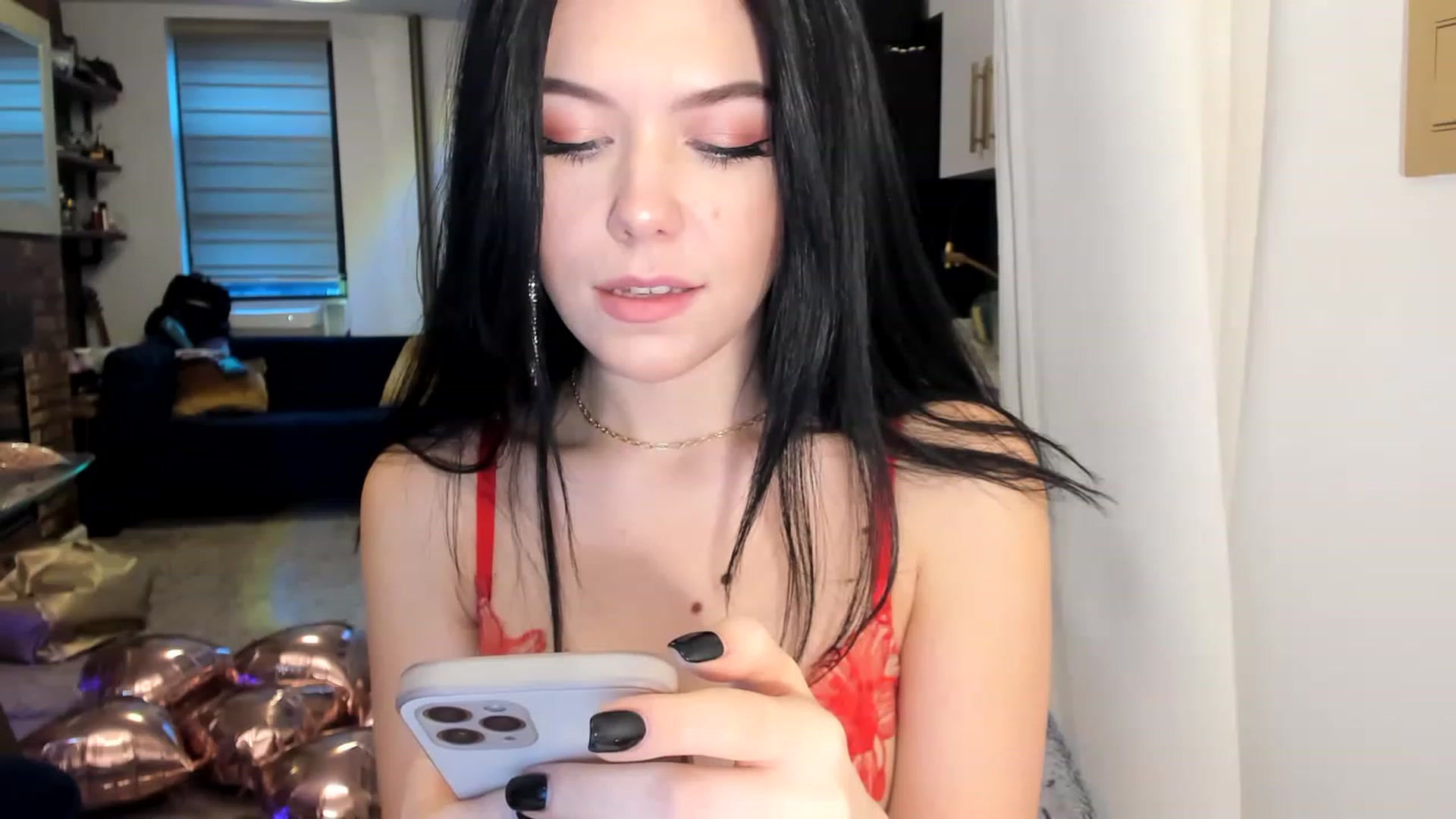 Gallery image thumbnail from Nancy_Morris's myfreecams stream on, 02/14/2023, 22:43 image 16 of 20