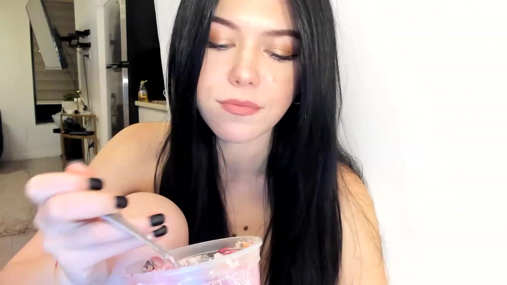 Gallery image thumbnail from Nancy_Morris's myfreecams stream on, 02/17/2023, 01:57 image 20 of 20