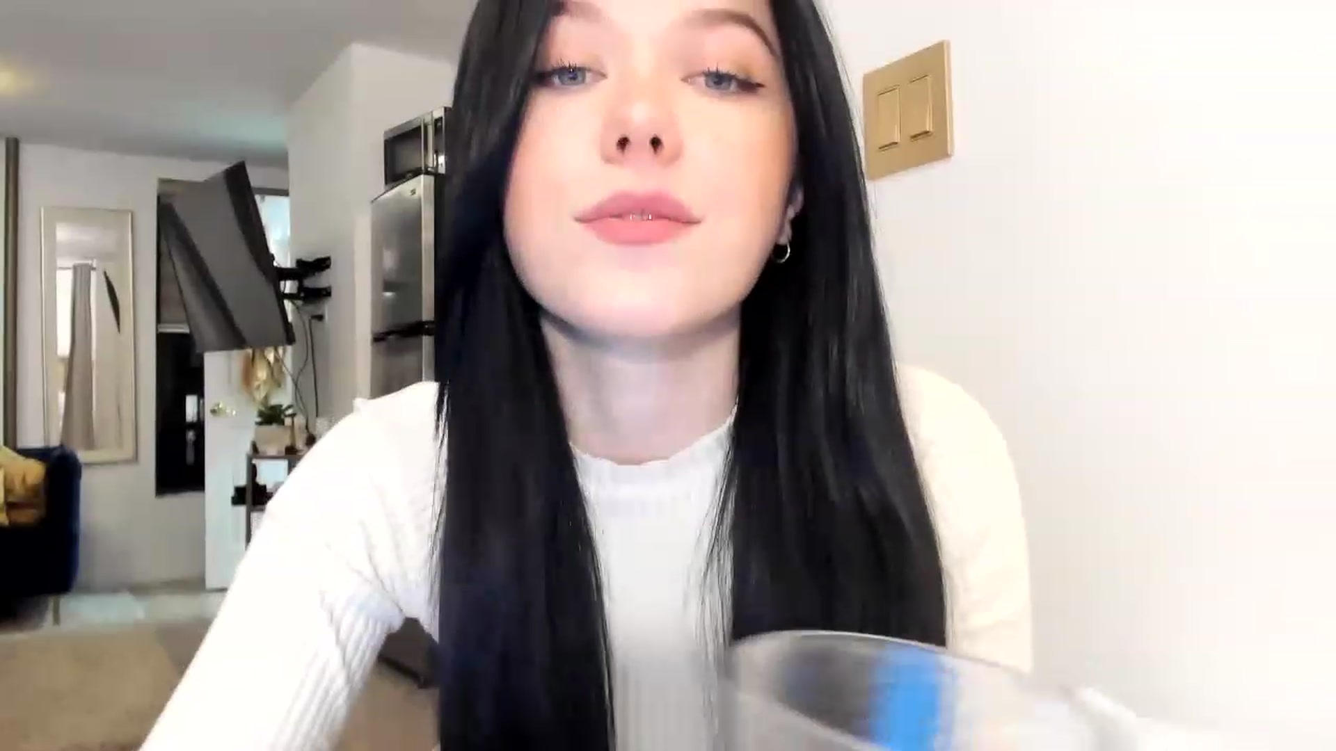 Gallery image thumbnail from Nancy_Morris's myfreecams stream on, 02/21/2023, 24:37 image 12 of 20