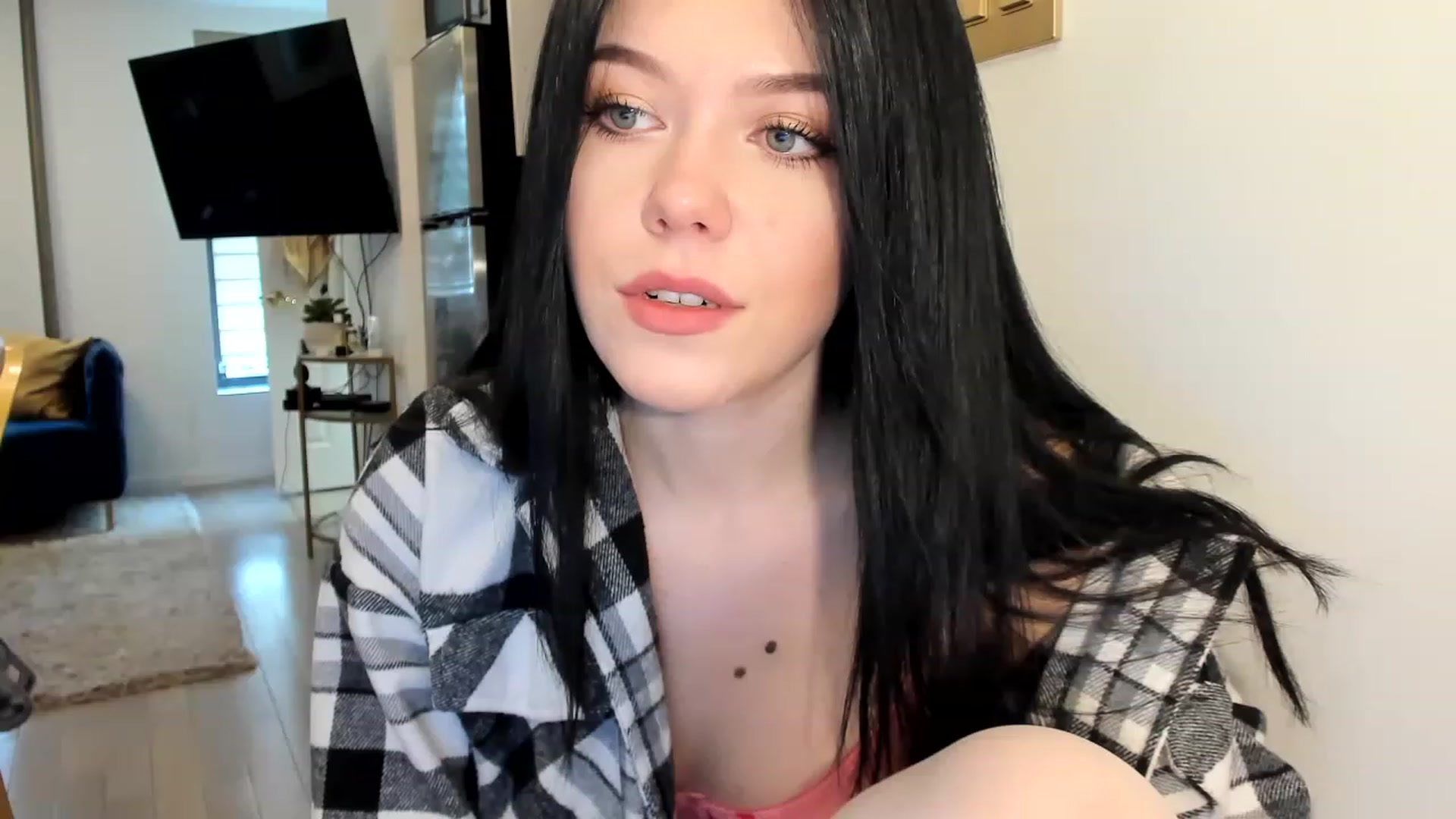 Gallery image thumbnail from Nancy_Morris's myfreecams stream on, 02/27/2023, 20:04 image 6 of 20
