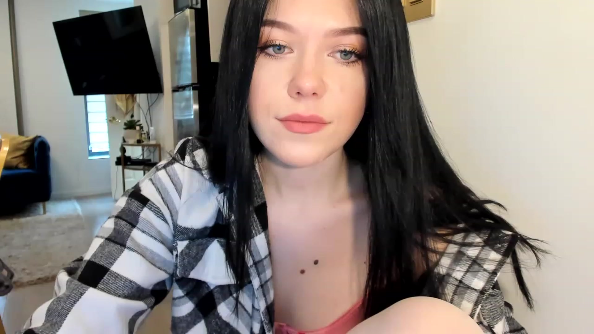 Gallery image thumbnail from Nancy_Morris's myfreecams stream on, 02/27/2023, 20:04 image 5 of 20