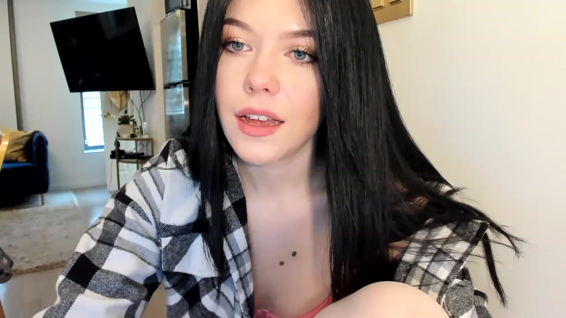 Gallery image thumbnail from Nancy_Morris's myfreecams stream on, 02/27/2023, 20:04 image 8 of 20