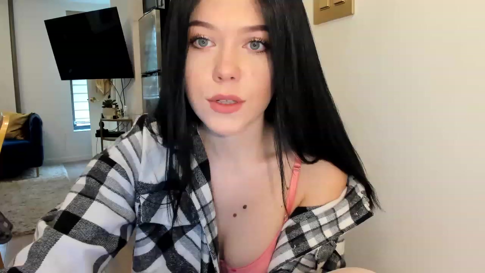 Gallery image thumbnail from Nancy_Morris's myfreecams stream on, 02/27/2023, 20:04 image 1 of 20