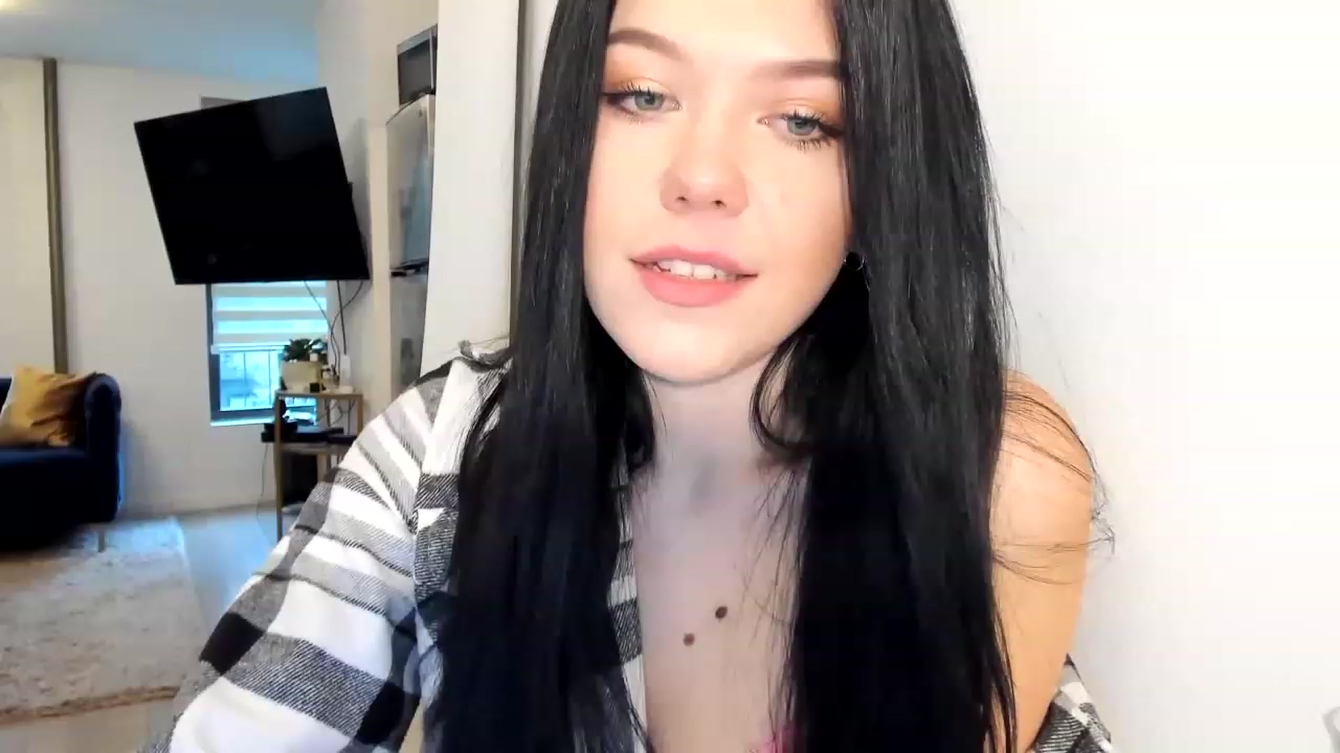 Gallery image thumbnail from Nancy_Morris's myfreecams stream on, 02/27/2023, 23:42 image 5 of 20