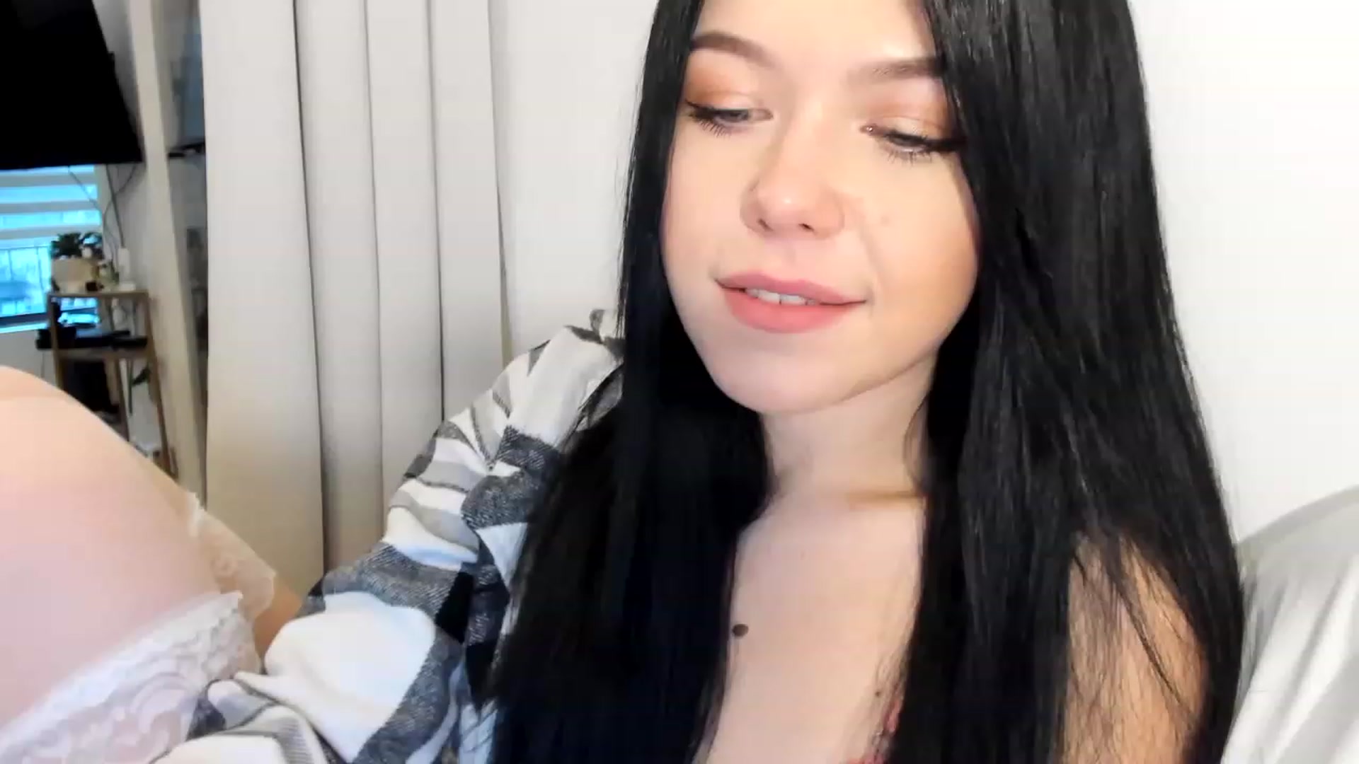 Gallery image thumbnail from Nancy_Morris's myfreecams stream on, 02/27/2023, 23:42 image 6 of 20