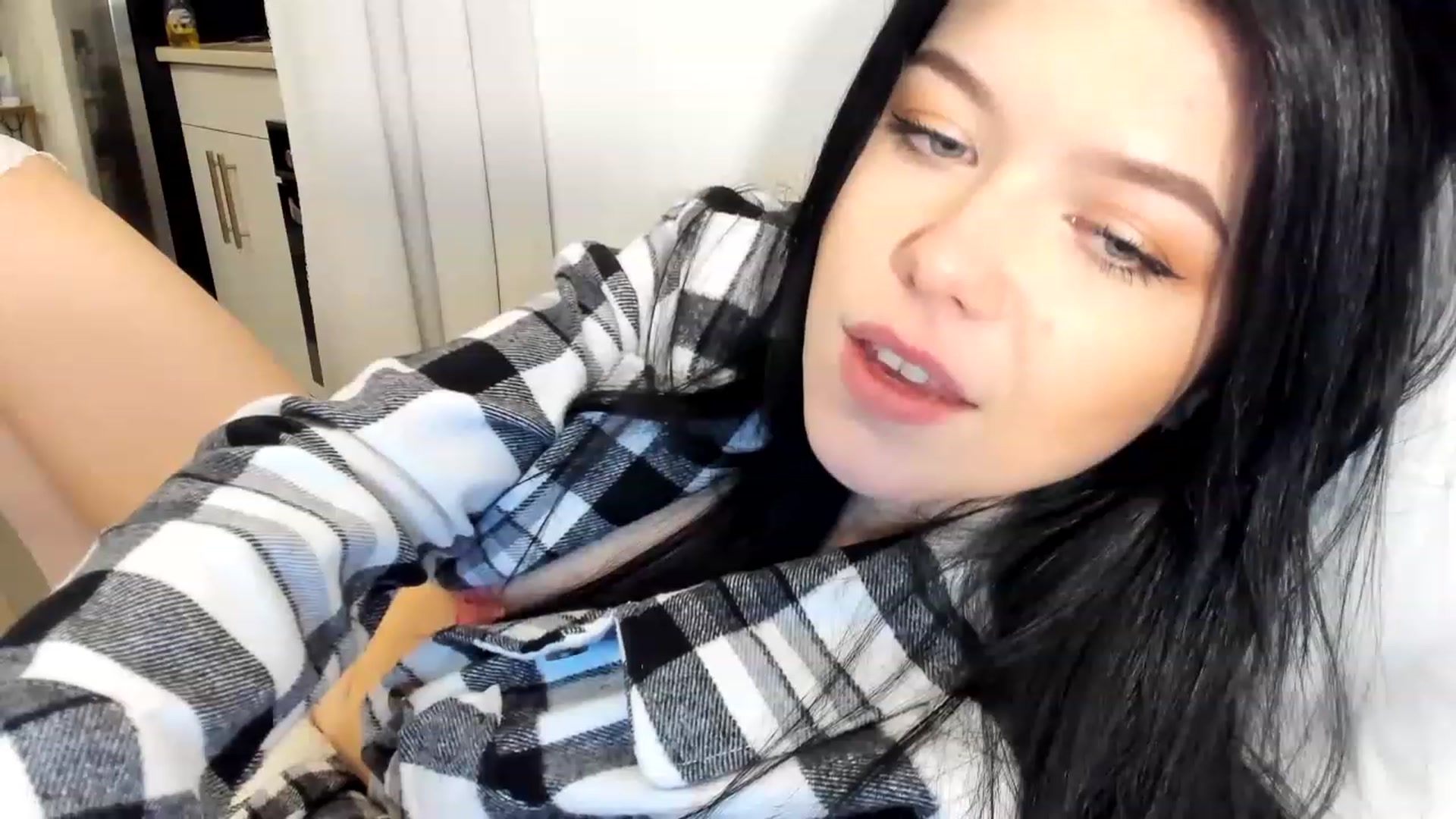 Gallery image thumbnail from Nancy_Morris's myfreecams stream on, 02/28/2023, 01:13 image 5 of 20