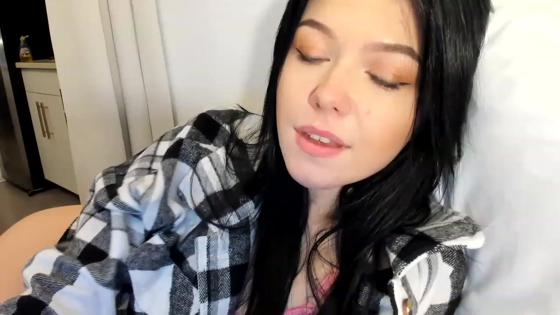 Gallery image thumbnail from Nancy_Morris's myfreecams stream on, 02/28/2023, 01:13 image 12 of 20