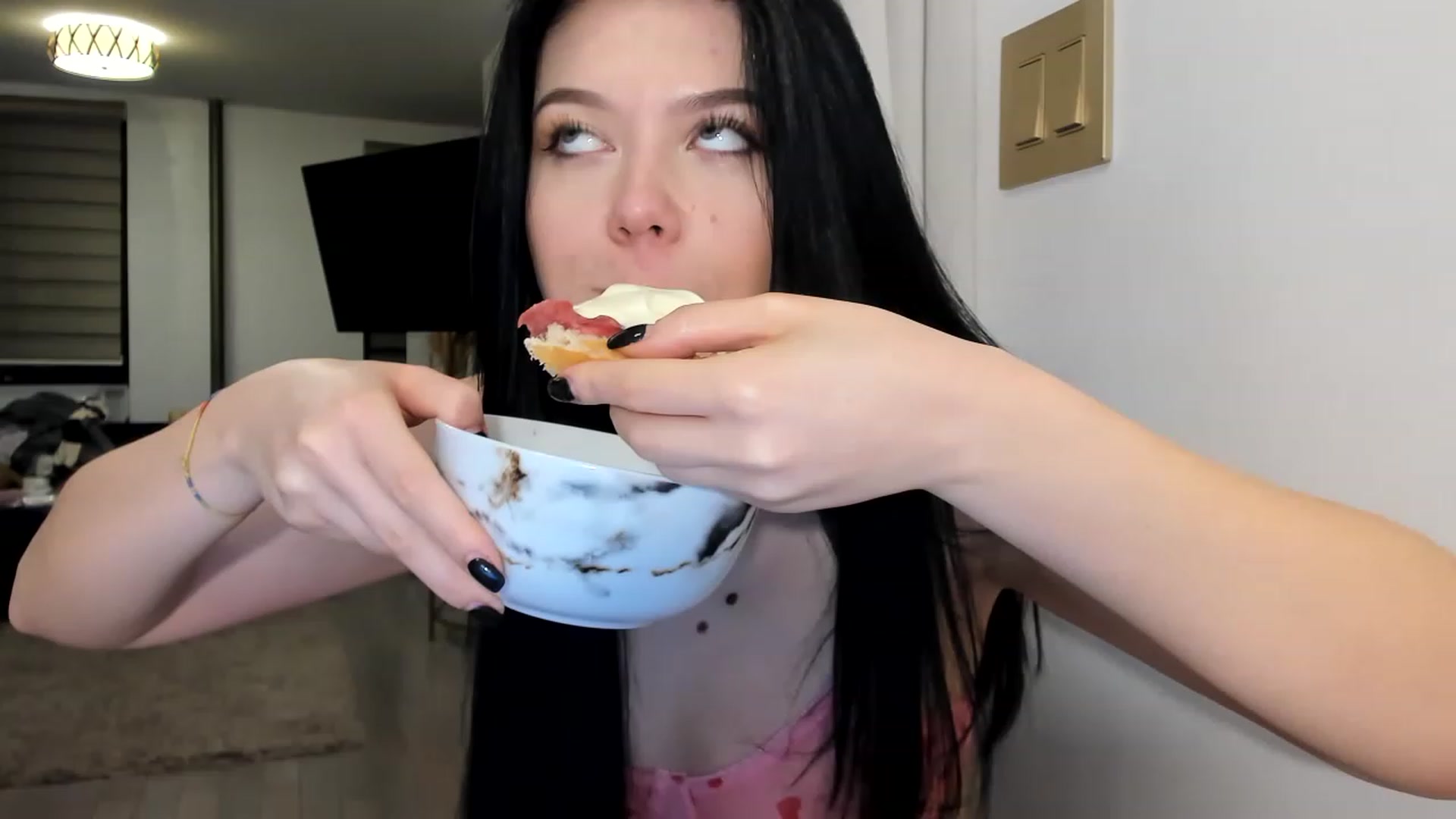 Gallery image thumbnail from Nancy_Morris's myfreecams stream on, 02/28/2023, 03:38 image 4 of 20