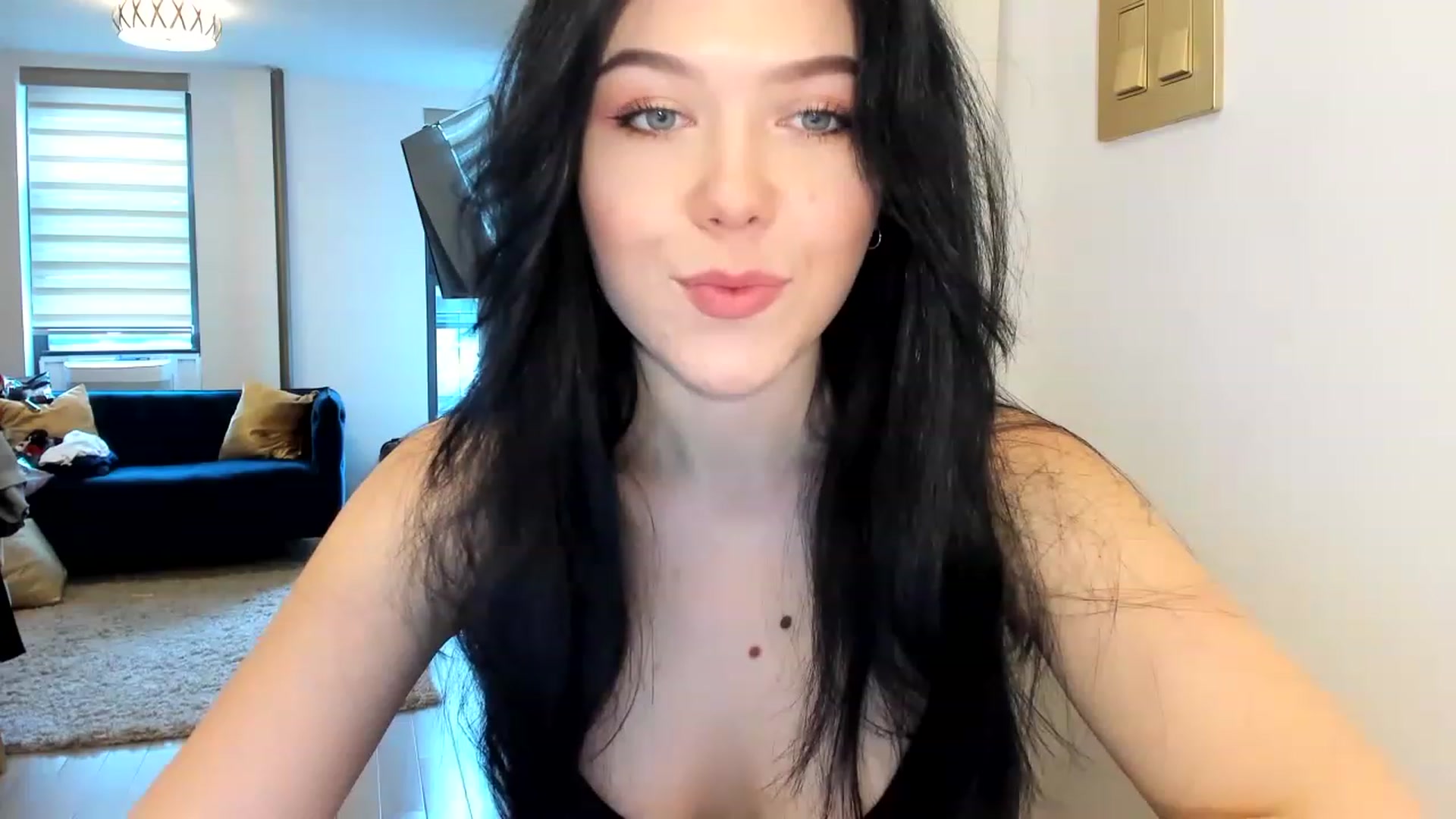 Gallery image thumbnail from Nancy_Morris's myfreecams stream on, 03/02/2023, 21:35 image 4 of 20