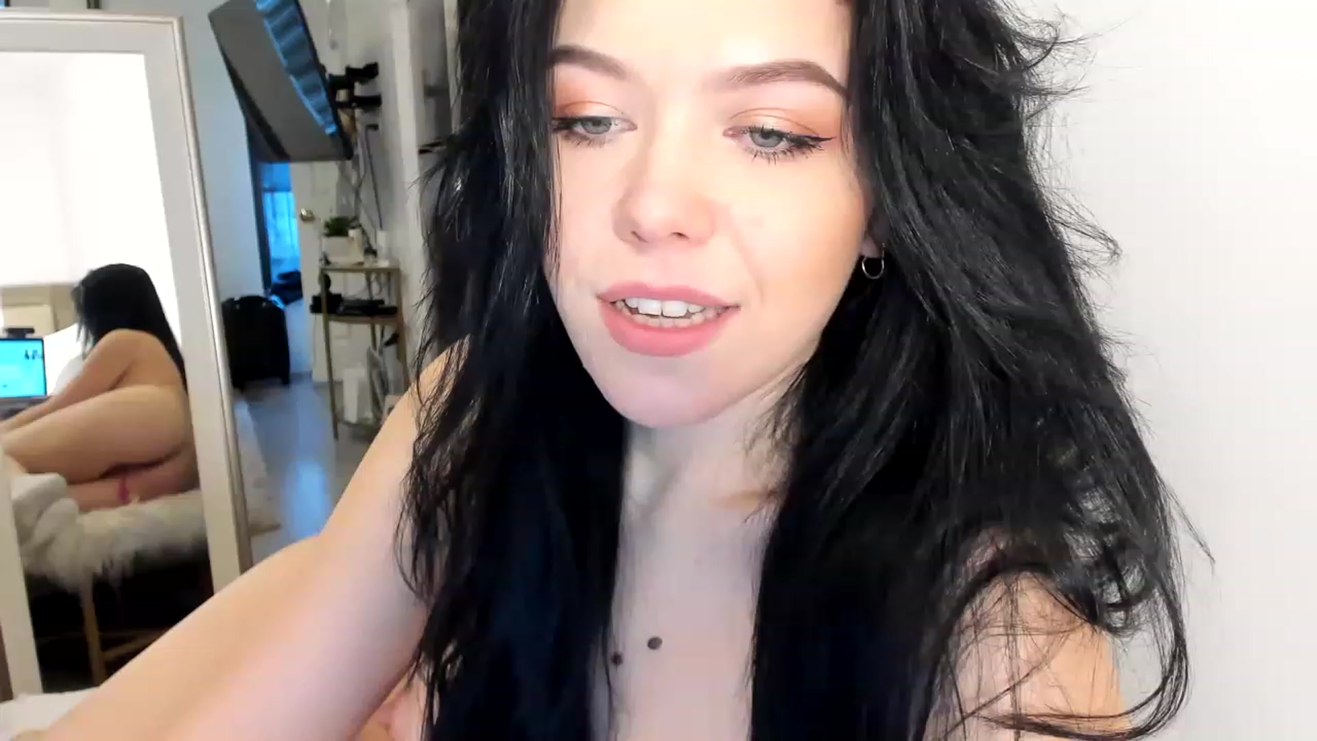 Gallery image thumbnail from Nancy_Morris's myfreecams stream on, 03/02/2023, 22:21 image 18 of 20