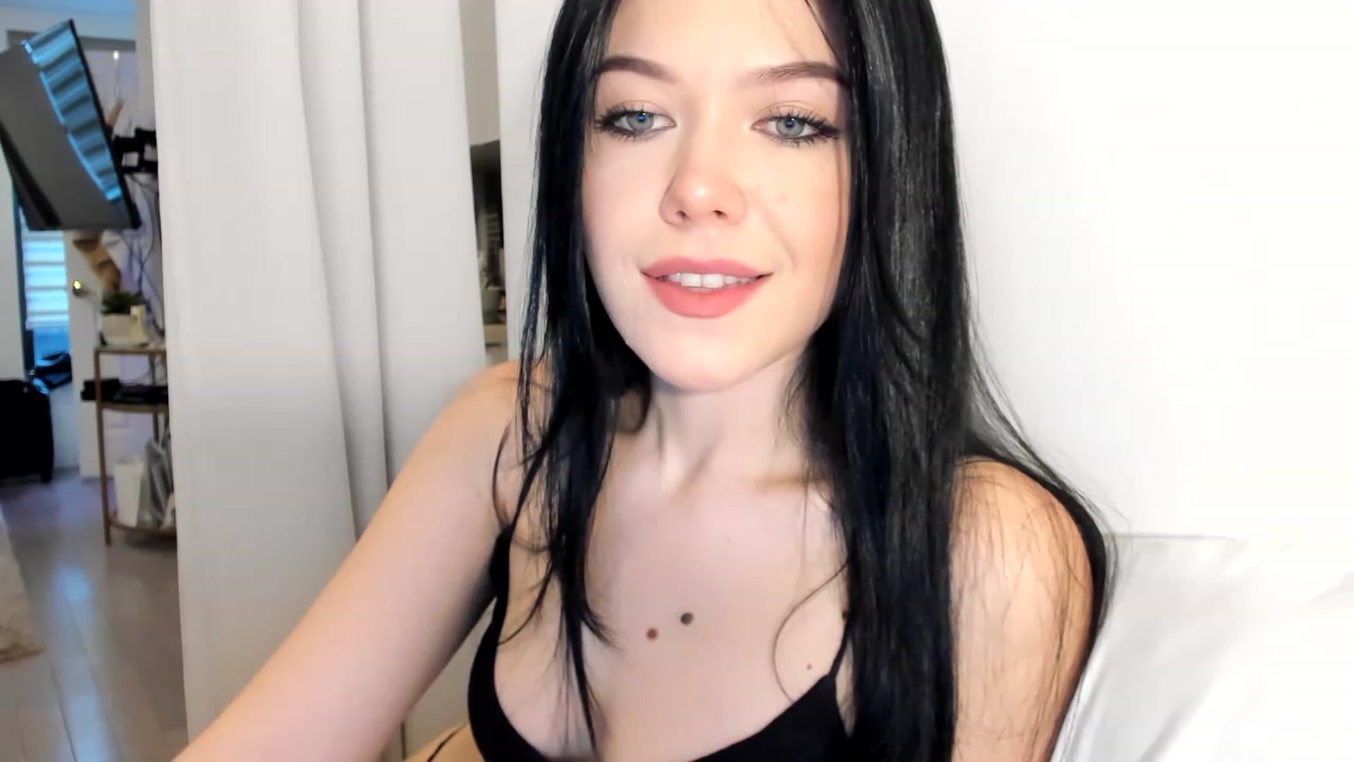 Gallery image thumbnail from Nancy_Morris's myfreecams stream on, 03/03/2023, 22:43 image 3 of 20
