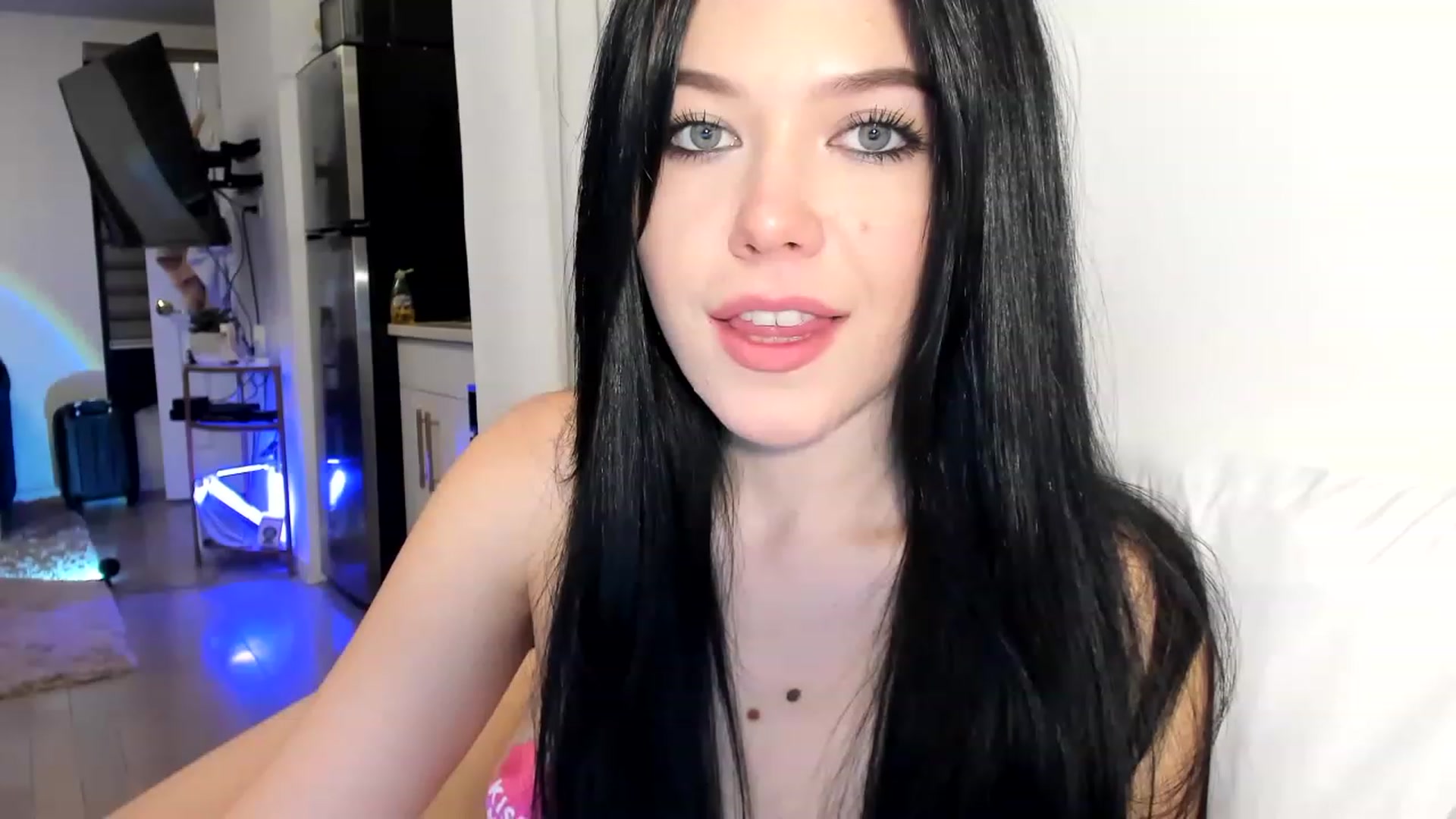 Gallery image thumbnail from Nancy_Morris's myfreecams stream on, 03/04/2023, 24:01 image 11 of 20