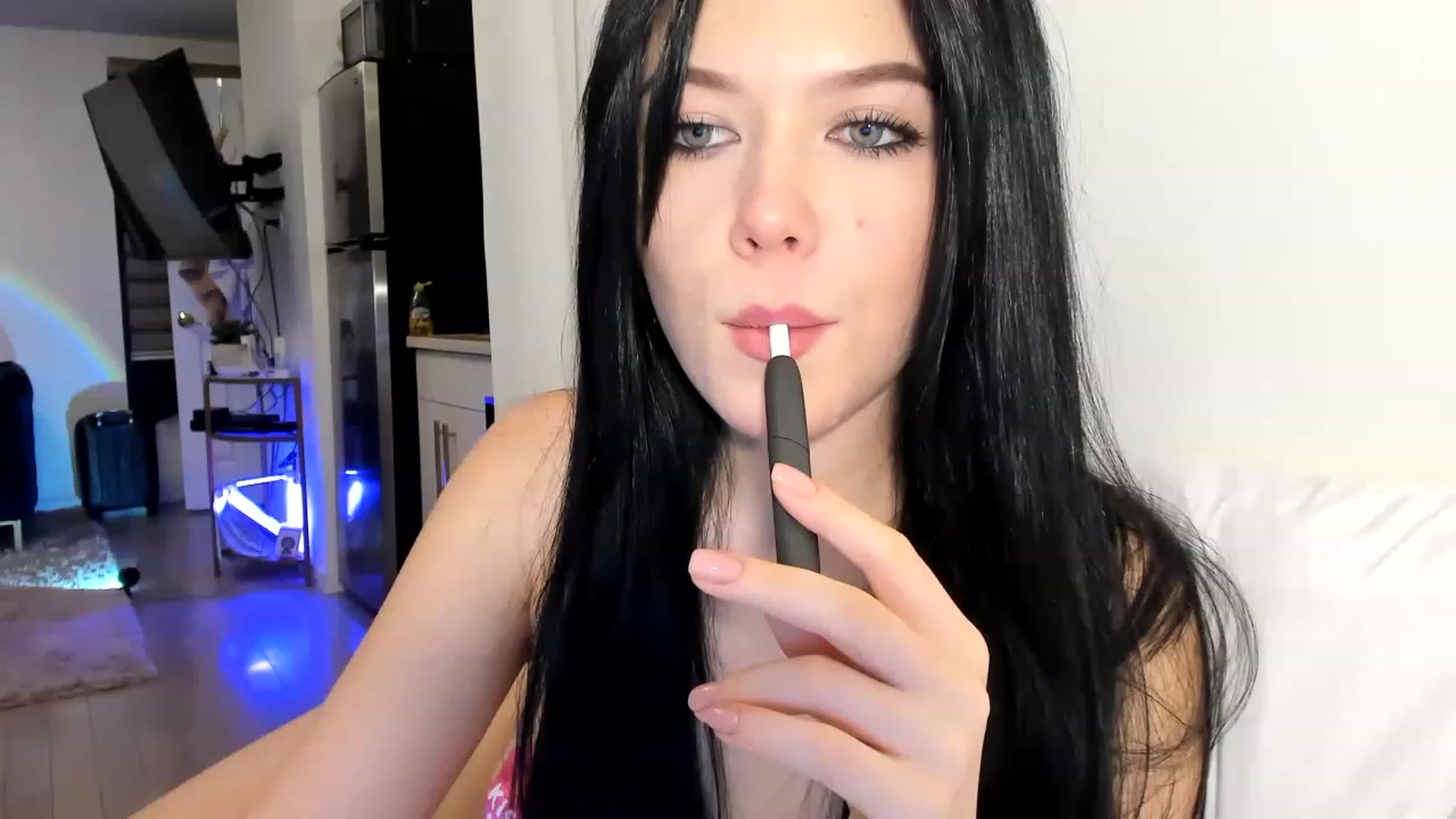 Gallery image thumbnail from Nancy_Morris's myfreecams stream on, 03/04/2023, 24:01 image 10 of 20
