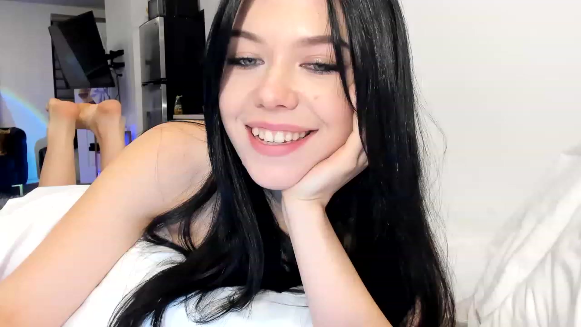 Gallery image thumbnail from Nancy_Morris's myfreecams stream on, 03/04/2023, 01:42 image 10 of 20
