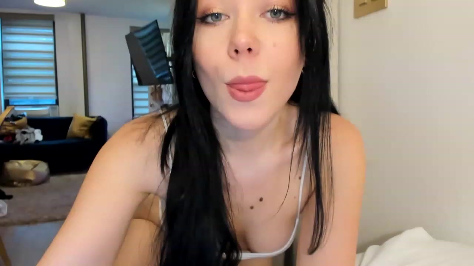 Gallery image thumbnail from Nancy_Morris's myfreecams stream on, 03/04/2023, 22:12 image 4 of 20