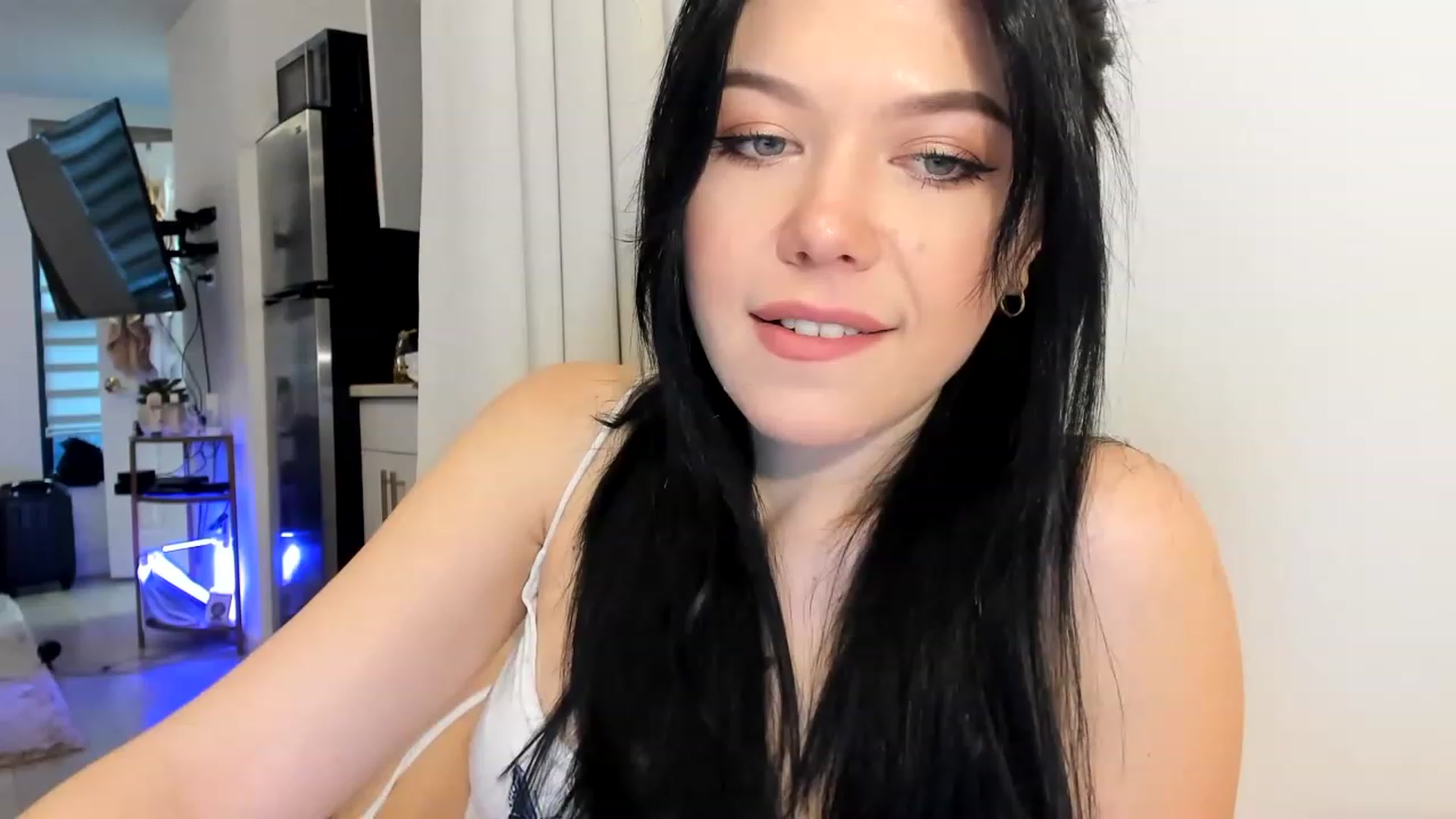 Gallery image thumbnail from Nancy_Morris's myfreecams stream on, 03/04/2023, 22:12 image 9 of 20