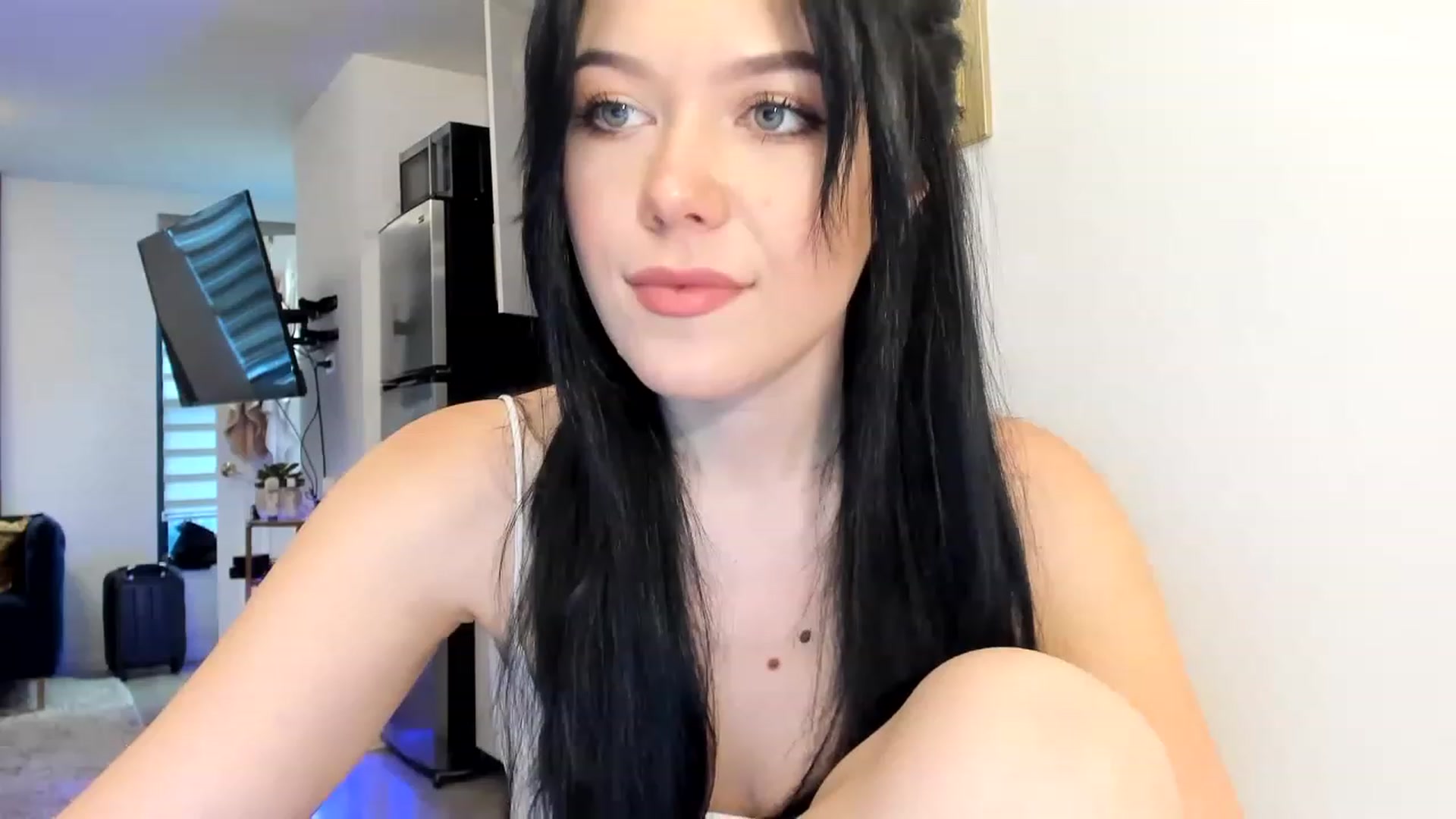 Gallery image thumbnail from Nancy_Morris's myfreecams stream on, 03/04/2023, 22:12 image 2 of 20