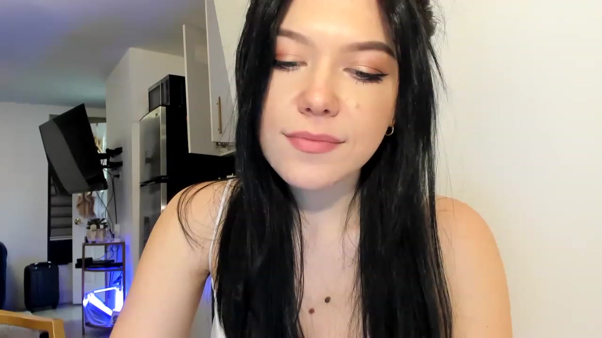 Gallery image thumbnail from Nancy_Morris's myfreecams stream on, 03/05/2023, 01:03 image 4 of 20