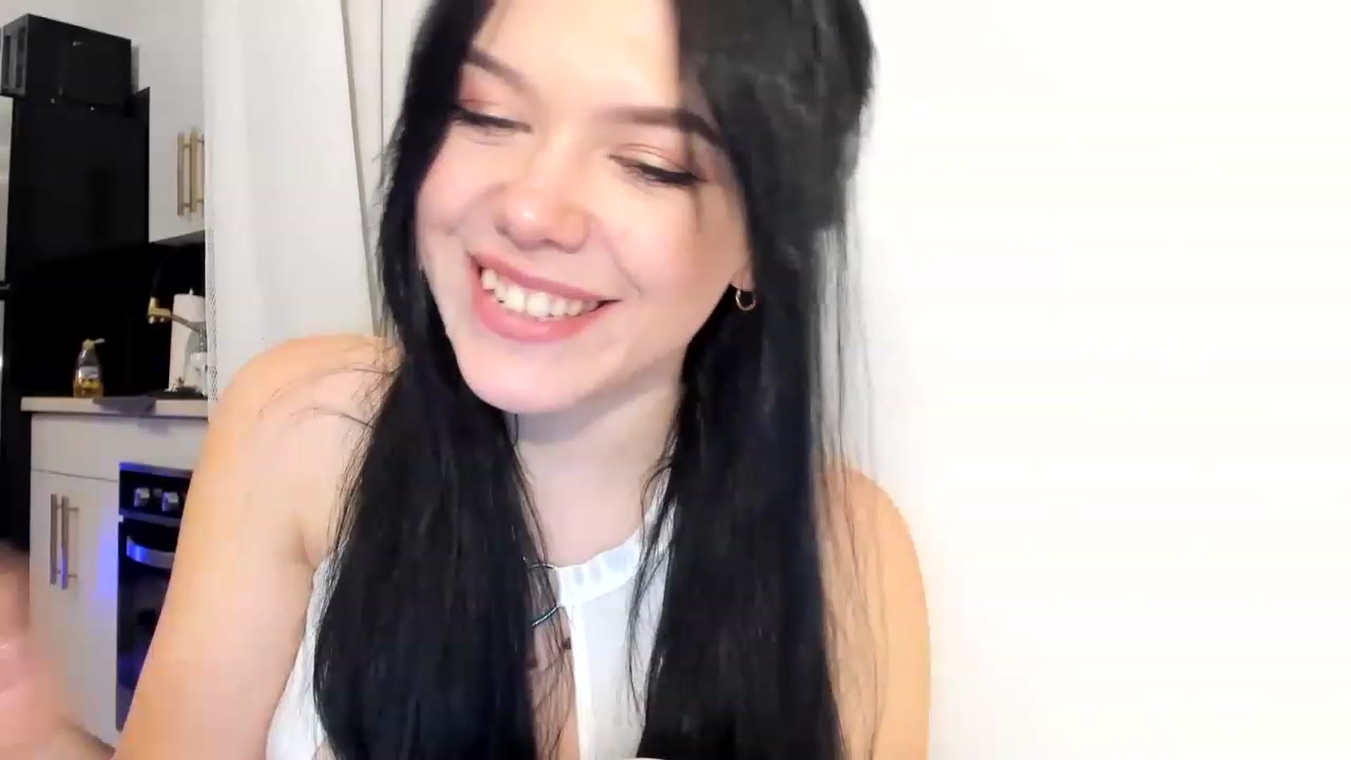 Gallery image thumbnail from Nancy_Morris's myfreecams stream on, 03/05/2023, 03:30 image 10 of 20